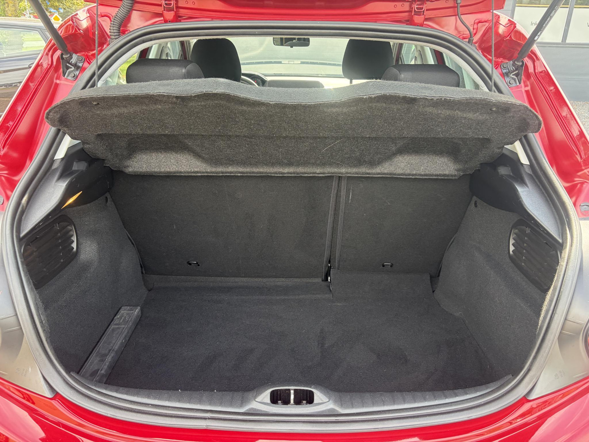 Peugeot 208 1.2 PureTech Blue Lion ✓D-riem vv in 2025✓1e Eigenaar✓Navi✓Carplay✓Trekhaak✓Recent beurt gehad✓Airco✓Cruise✓5 Deurs✓Pdc✓N.A.P✓Apk tot 03-2027