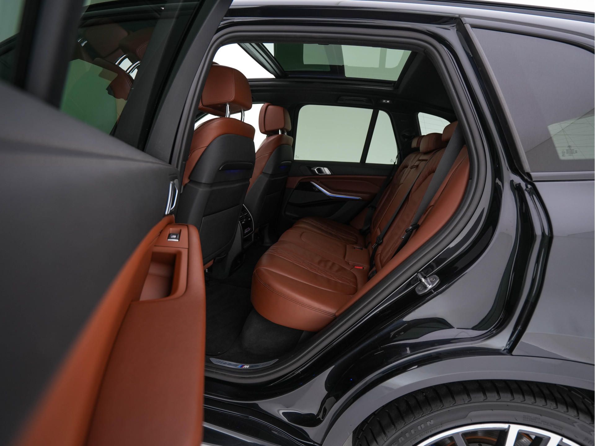 BMW X5 M50d High Executive M-Sportpack Aut. *PANO | HEAD-UP | DESIGN-LEATHER | LASER-LIGHT | TOP-VIEW | HARMAN/KARDON | MEMORY-PACK | DIGI-COCKPIT | DAB+ | HEATED-COMFORTSEATS | NAVI-FULLMAP | KEYLESS | TOWBAR | 21''ALU*