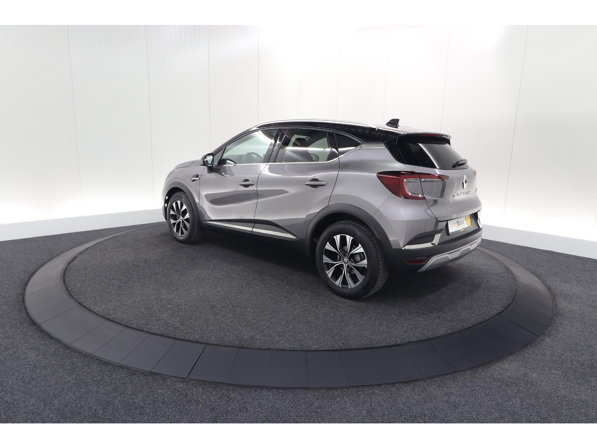 Renault Captur Mild Hybrid 140 EDC Techno | Camera | 9.3 Inch Scherm | Apple Carplay | Parkeersensoren | Allseason Banden | Stoelverwarming