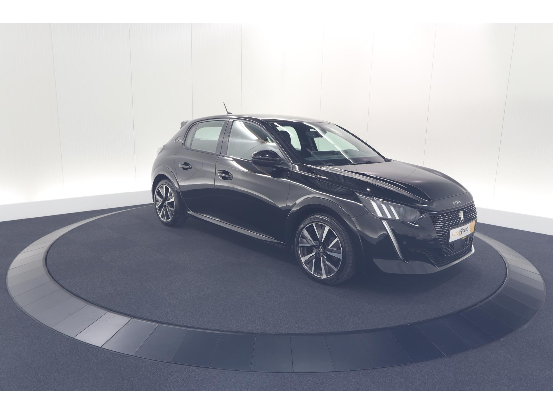 Peugeot 208 PureTech 130 EAT8 GT-Line | Camera | Adaptieve Cruise Control | Stoelverwarming | Navigatie