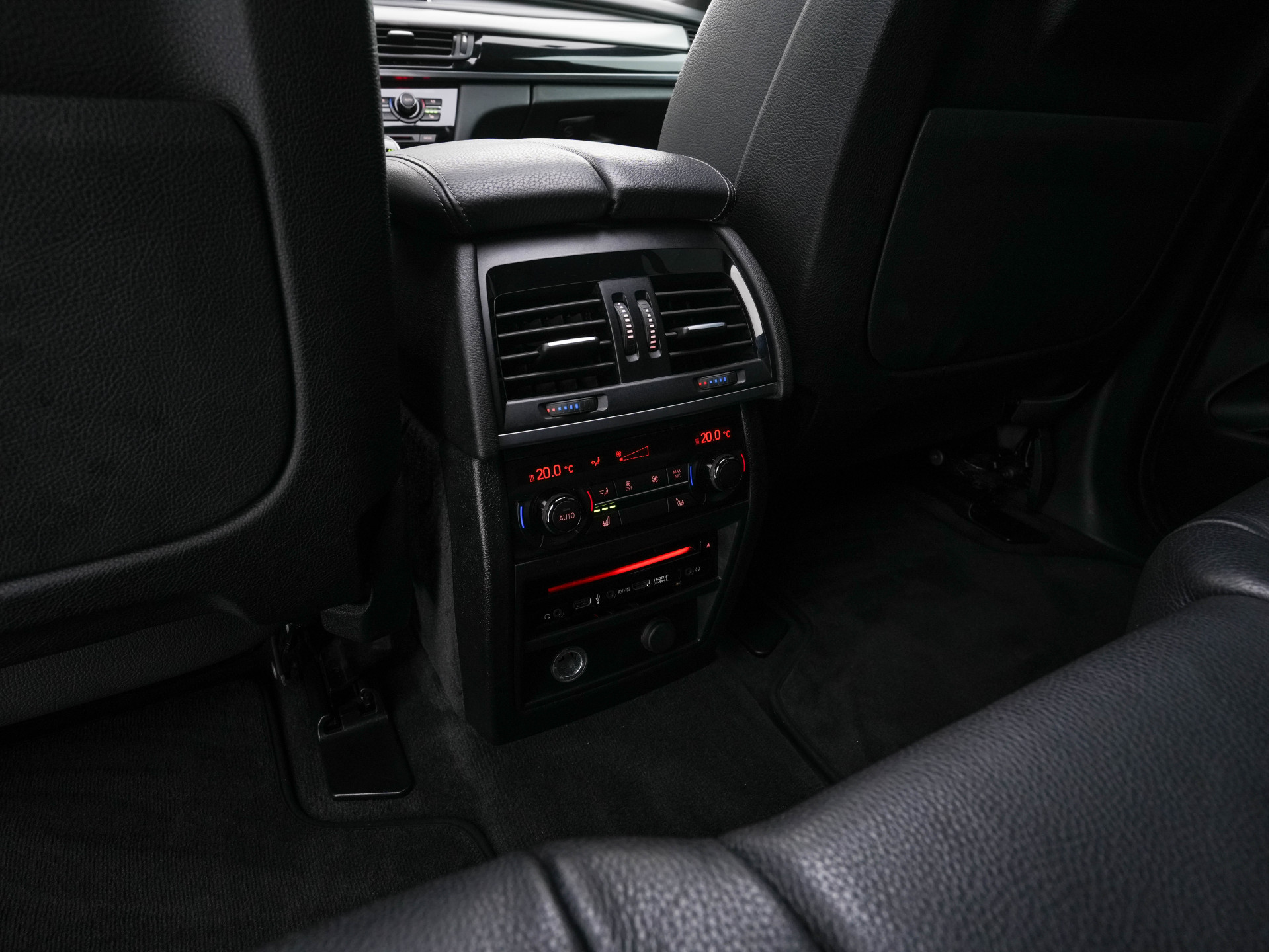 BMW X5 M50d M-Aerodinamica Aut. *PANO | HEAD-UP | LEATHER | ADAPTIVE-CRUISE | SOFT-CLOSE | BANG&OLUFSEN | TOP-VIEW | BLINDSPOT | NIGHT-VISION | MEMORY-PACK | DIGI-COCKPIT | HEATED-COMFORTSEATS | NAVI-FULLMAP |