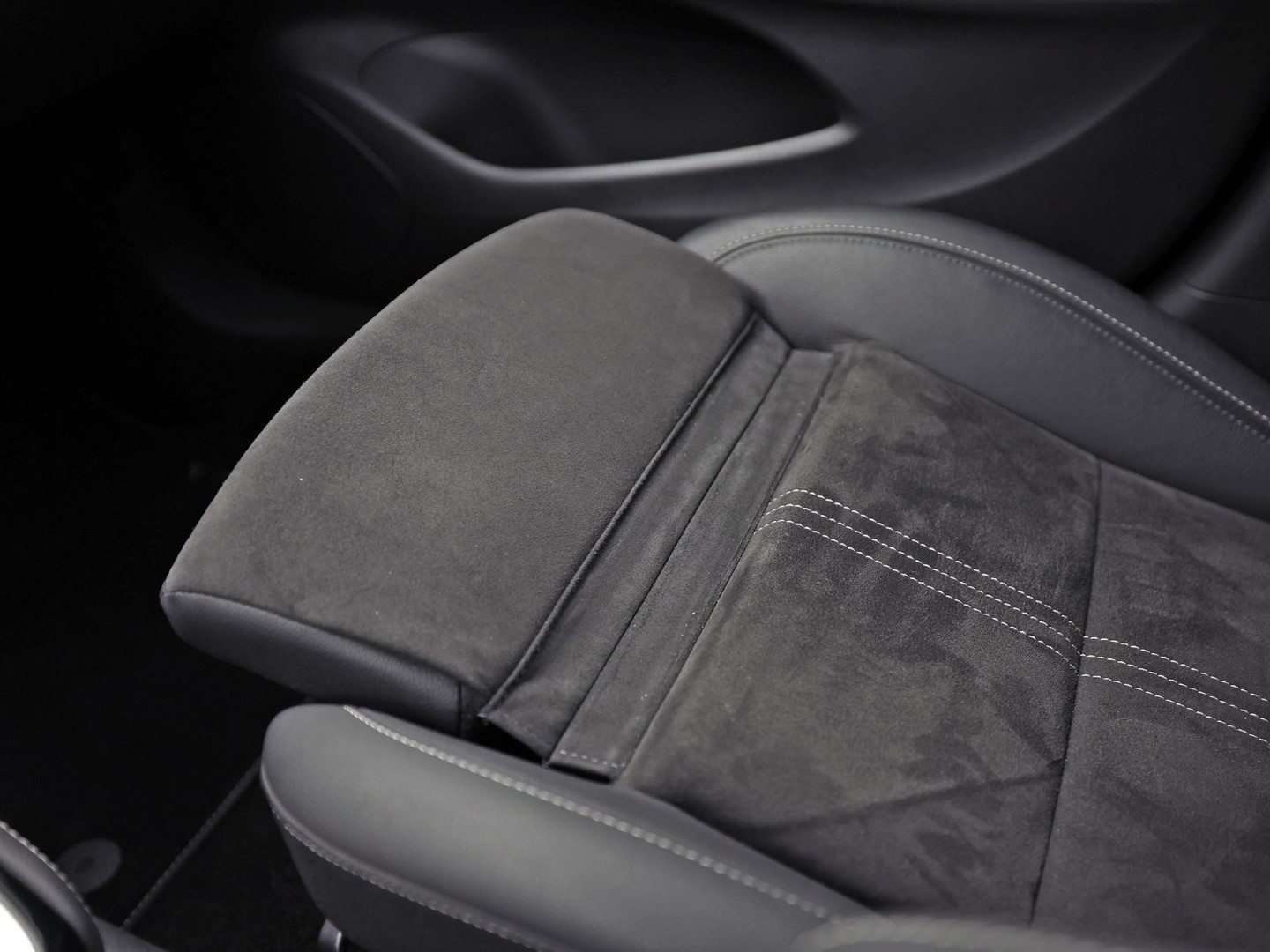 Opel Astra Sports Tourer 1.4 Ultimate 145Pk Automaat (VIRTUAL COCKPIT, APPLE CARPLAY, GROOT NAVI, LEDER/ALCANTARA, CAMERA, SPORTSTOELEN, GETINT GLAS, ZWART HEMEL, ADAPTIVE CRUISE, NIEUWSTAAT)