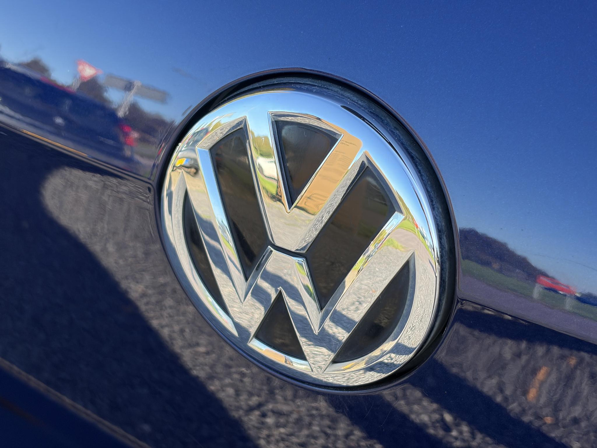 Volkswagen e-Golf e-Golf ✓SOH 88.57%✓Carplay✓Navi✓Leder✓Clima✓Cruise✓Pdc V+A✓LED✓16'' Lm velgen✓N.A.P✓Apk tot 02-2027