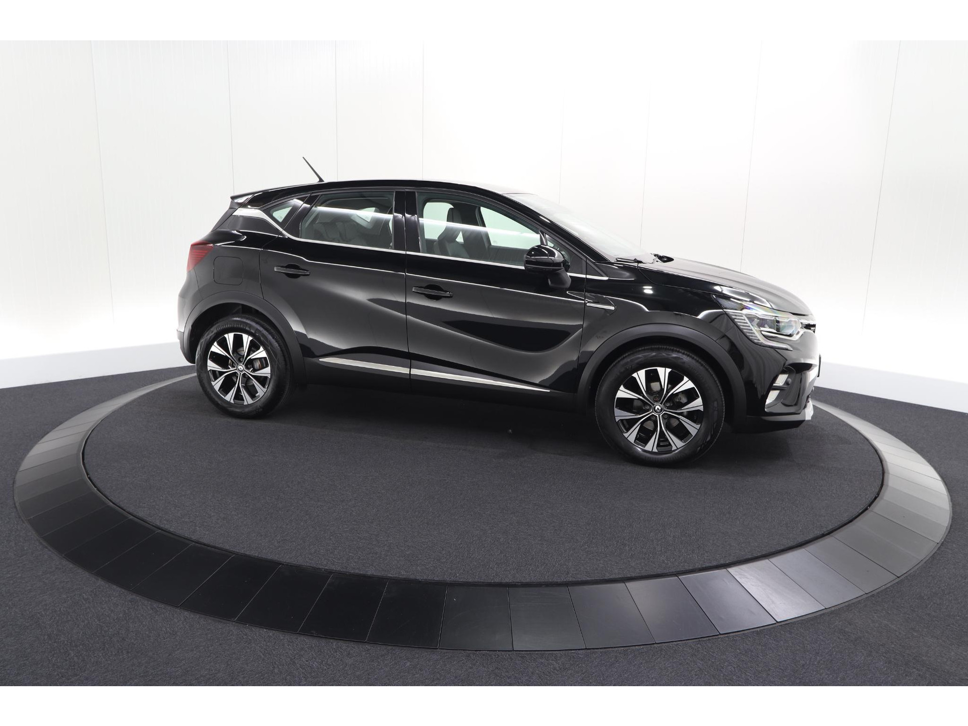 Renault Captur Mild Hybrid 140 EDC Intens | Camera | Navigatie | Parkeersensoren | Stoelverwarming