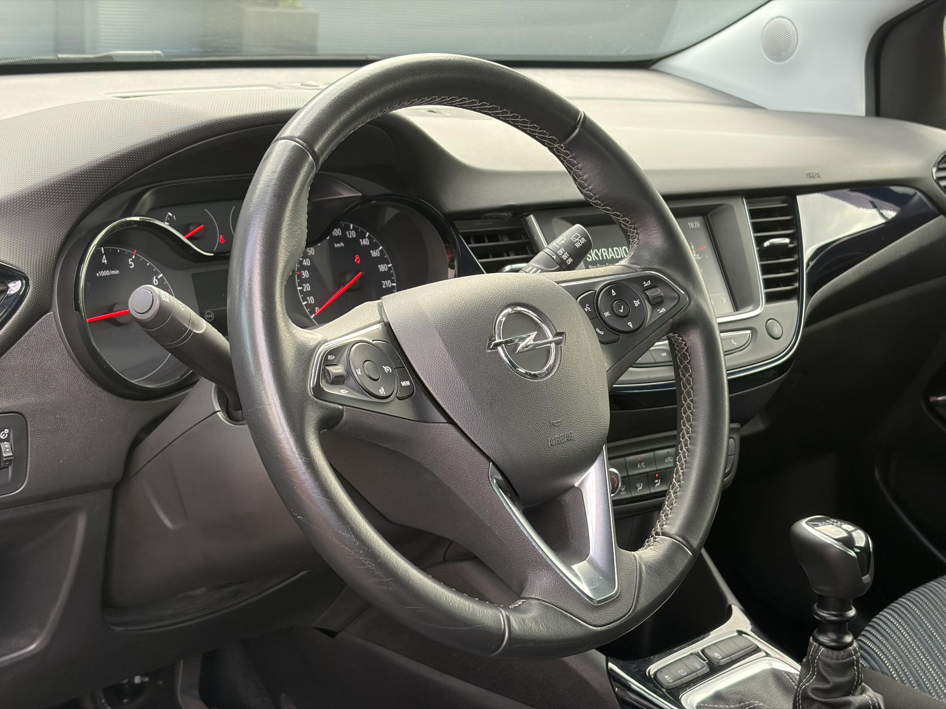 Opel Crossland X 1.2 Turbo 120 Jaar Edition ✓110pk✓D-riem vv in 2025✓2e Eigenaar✓Carplay✓Lm velgen✓N.A.P✓6 Bak✓Airco✓Cruise✓Pdc✓Rijstrooksensor✓Nieuwe Apk bij Aflevering