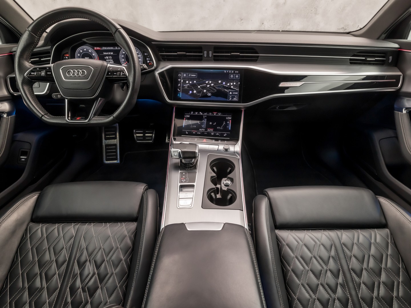 Audi A6 Avant 55 TFSI quattro S-Line 340Pk Automaat (PANORAMADAK, 6 CILINDER, BANG&OLUFSEN, HEAD-UP DISPLAY, NAPPA LEDER, MEESTURENDE ACHTERAS, CAMERA, STOELVERWARMING, SFEERVERLICHTING, ADAPTIVE CRUISE, MATRIX LED, NIEUWSTAAT)