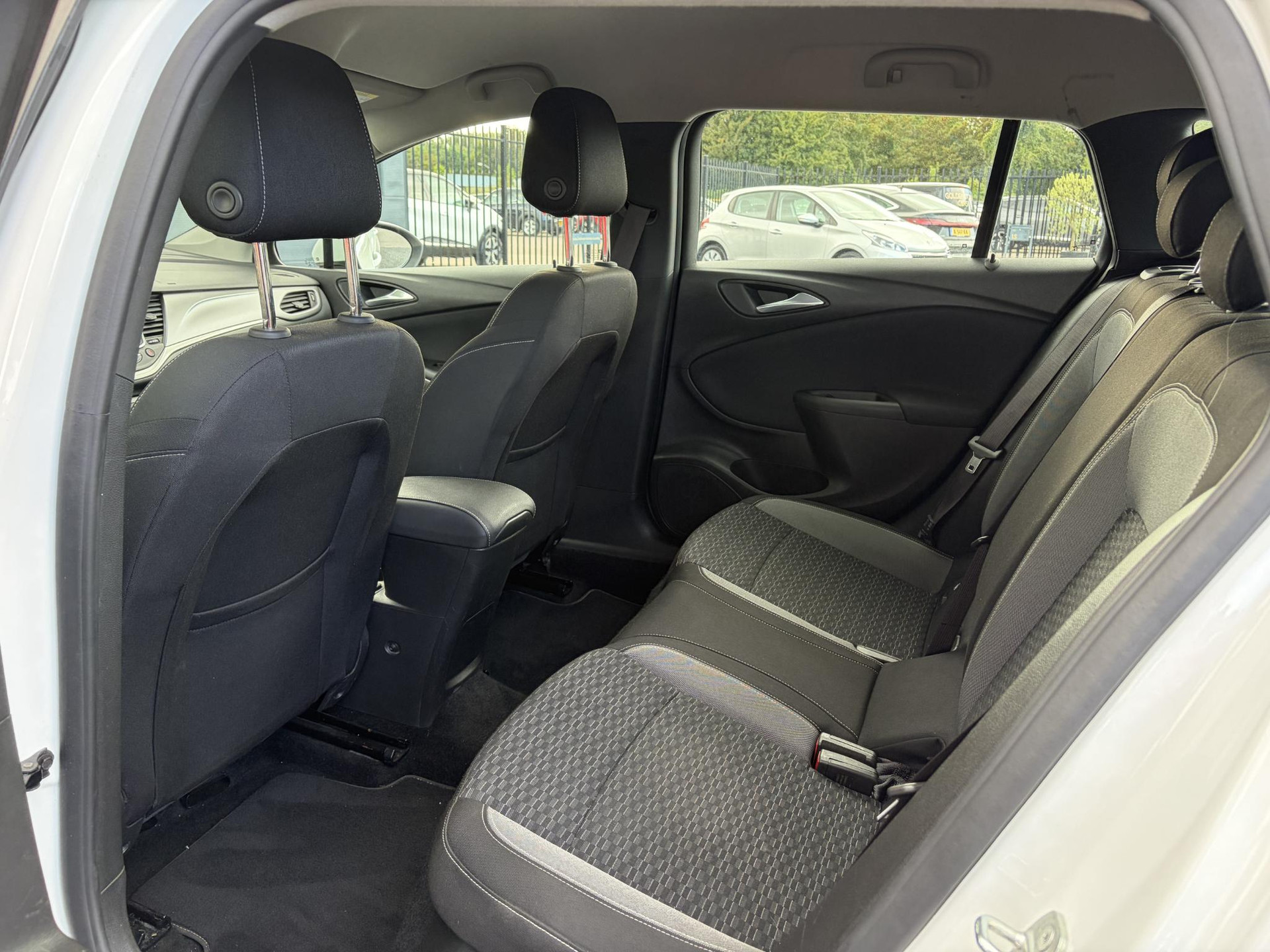 Opel Astra Sports Tourer 1.2 Edition ✓Camera ✓110pk✓2e Eigenaar✓Carplay✓Navi✓Airco✓Cruise✓Pdc✓LED koplampen✓N.A.P.✓6 Bak✓Pdc V+A✓Lm velgen✓Dakdragers ✓Comfortstoelen✓Bj 11-2020✓Apk tot 07-2028