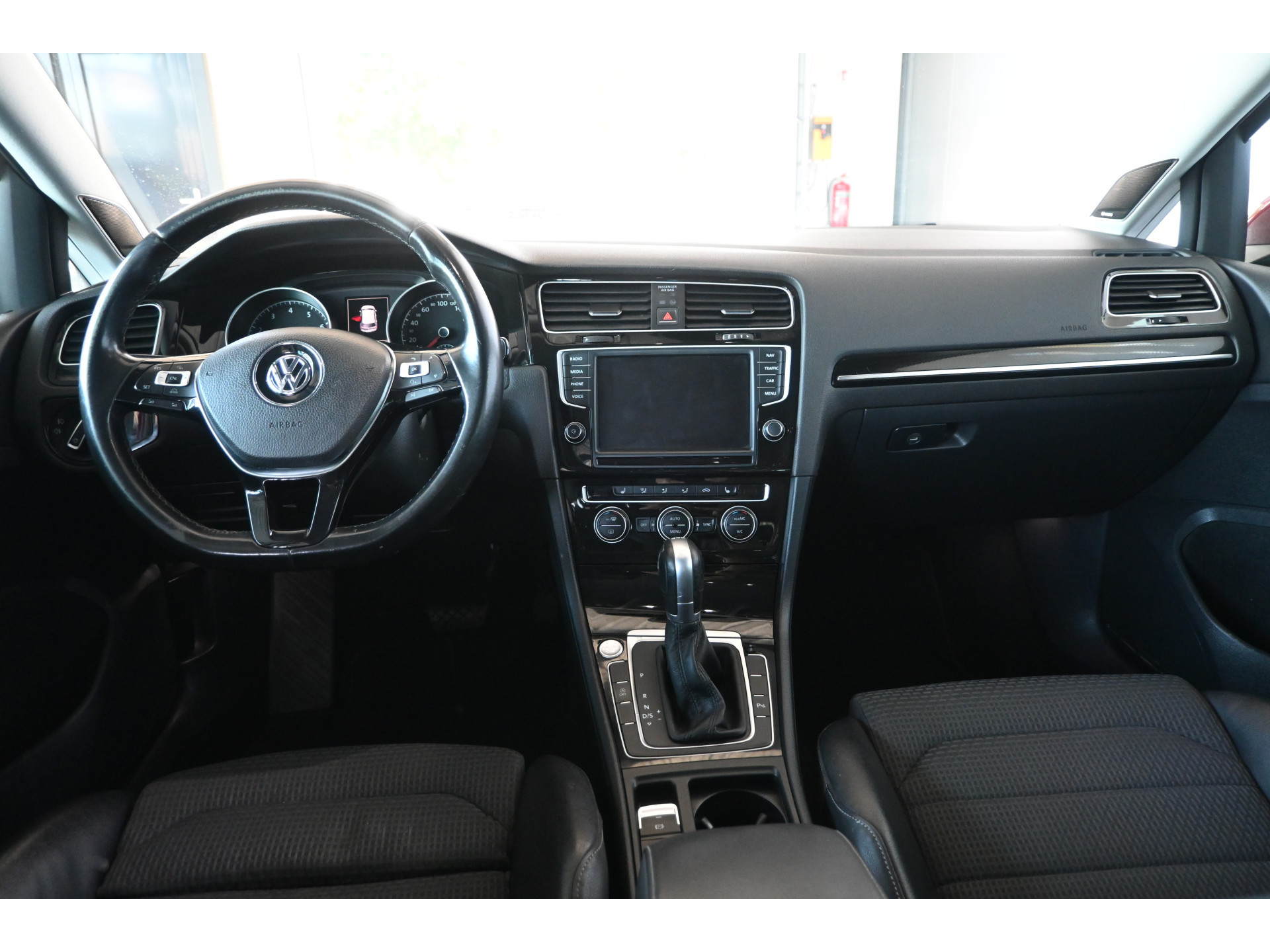 Volkswagen Golf 1.4 TSI Highline Nap Automaat Navigatie Cruise Clima Stoelverwarming Massage Inruil Mogelijk