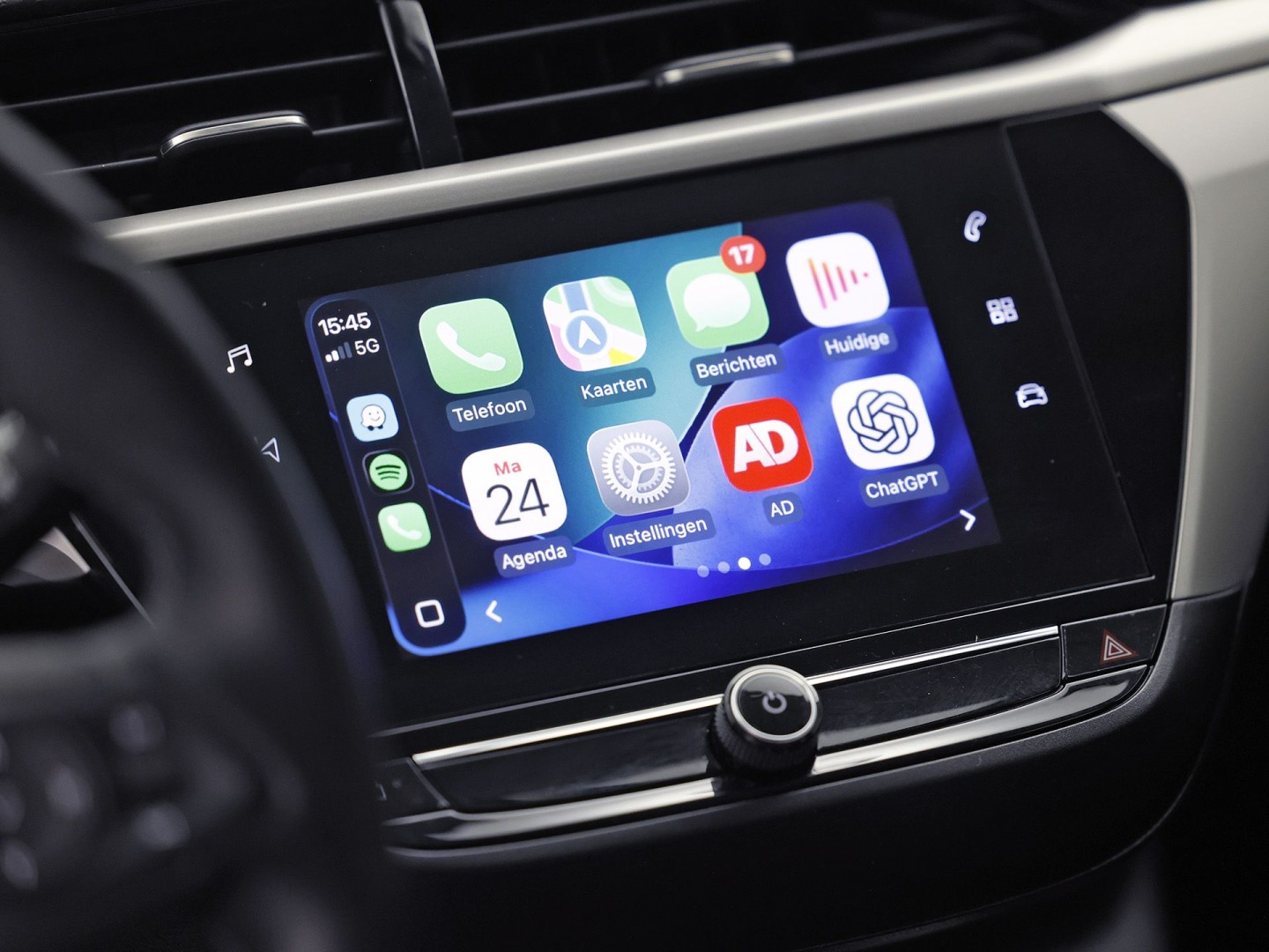 Opel Corsa 1.2 Sport (APPLE CARPLAY, GROOT NAVI, 360 CAMERA, CRUISE, PARKEERSENSOREN, LEDER STUURWIEL, SPORTSTOELEN, LM VELGEN, NIEUWSTAAT)