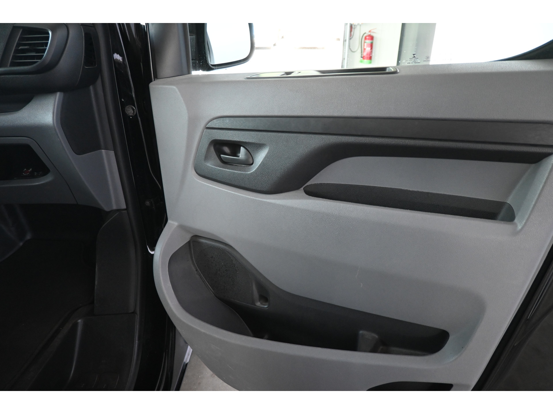 Toyota PROACE Worker 2.0 D-4D Navigator Long Automaat Clima Navigatie Stoelverwarming Rijklaarprijs! Inruil Mogelijk!