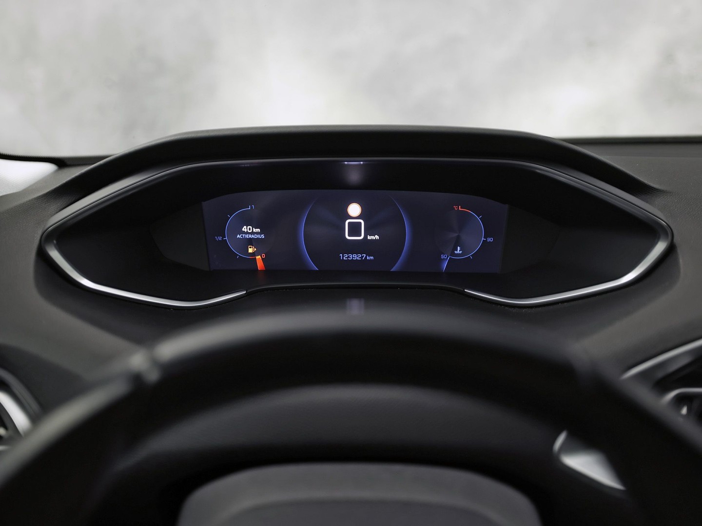 Peugeot 308 SW 1.2 PureTech Premium Sport (VIRTUAL COCKPIT, APPLE CARPLAY, GROOT NAVI, 360 CAMERA, SPORTSTOELEN, LEDER, TREKHAAK, GETINT GLAS, NIEUWSTAAT)