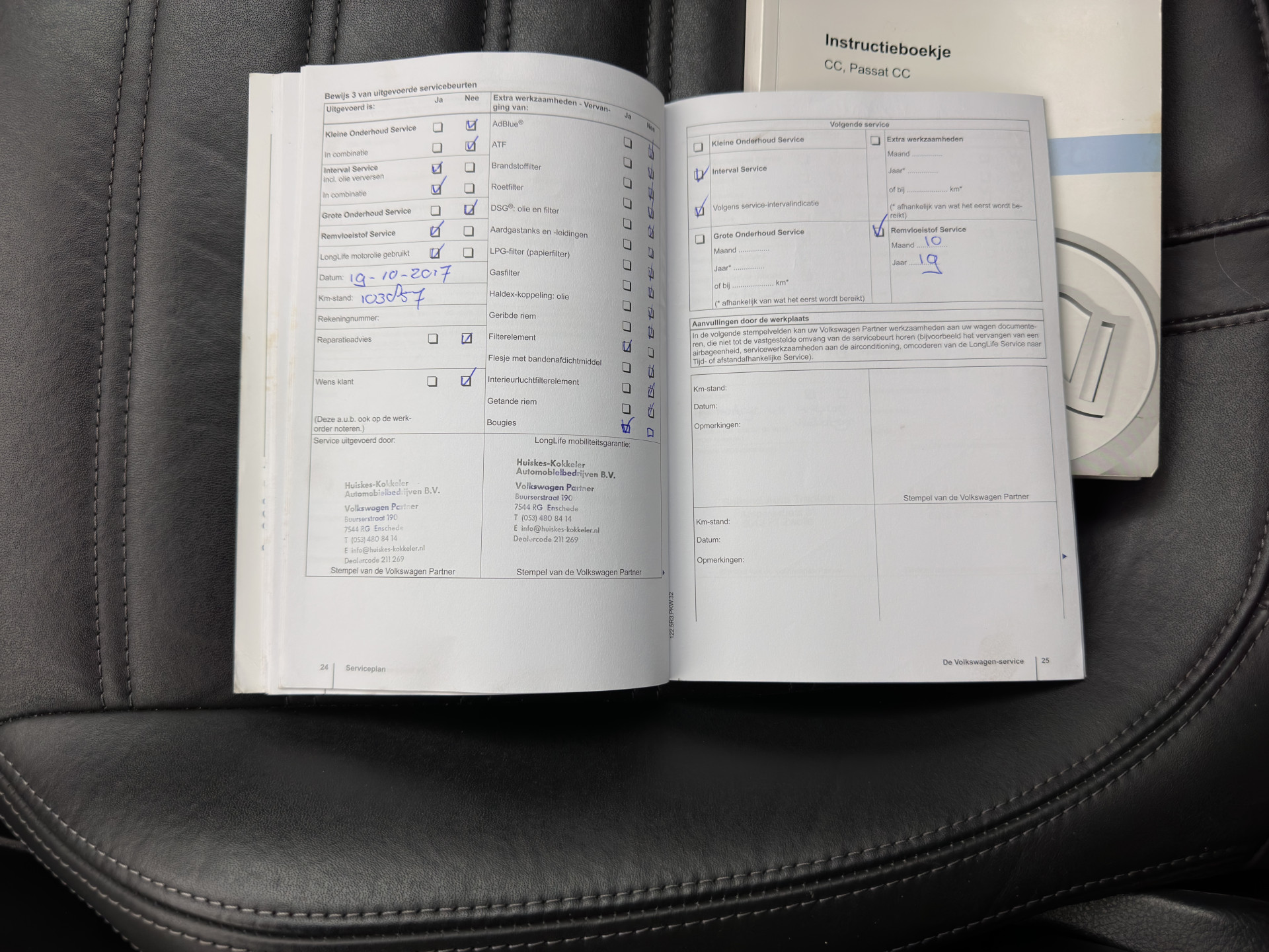 Volkswagen CC 1.8 TSI Aut. *LEATHER | BI-XENON | HEATED-SPORTSEATS | NAVI-FULLMAP | ECC | PDC | CRUISE | SHIFTPADDLES | PRIVACY-GLASS | TOWBAR | 18''ALU*