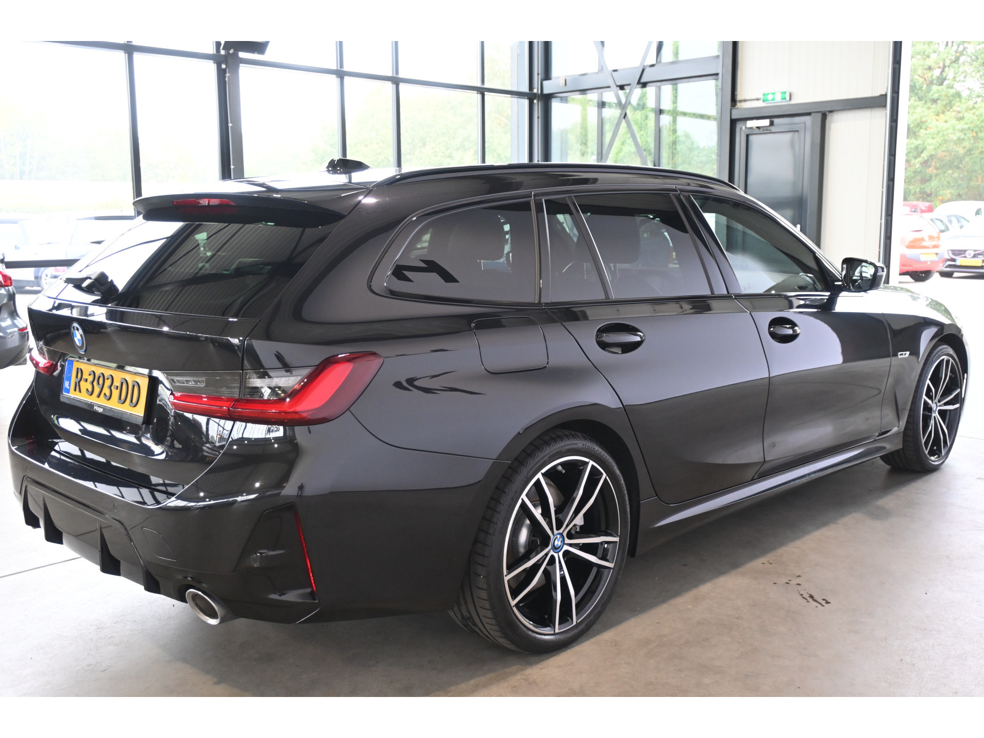 BMW 3-serie Touring 320e M-Sport Clima Cruise CarPlay LED Leder Navigatie 100% Onderhouden! Inruil Mogelijk!