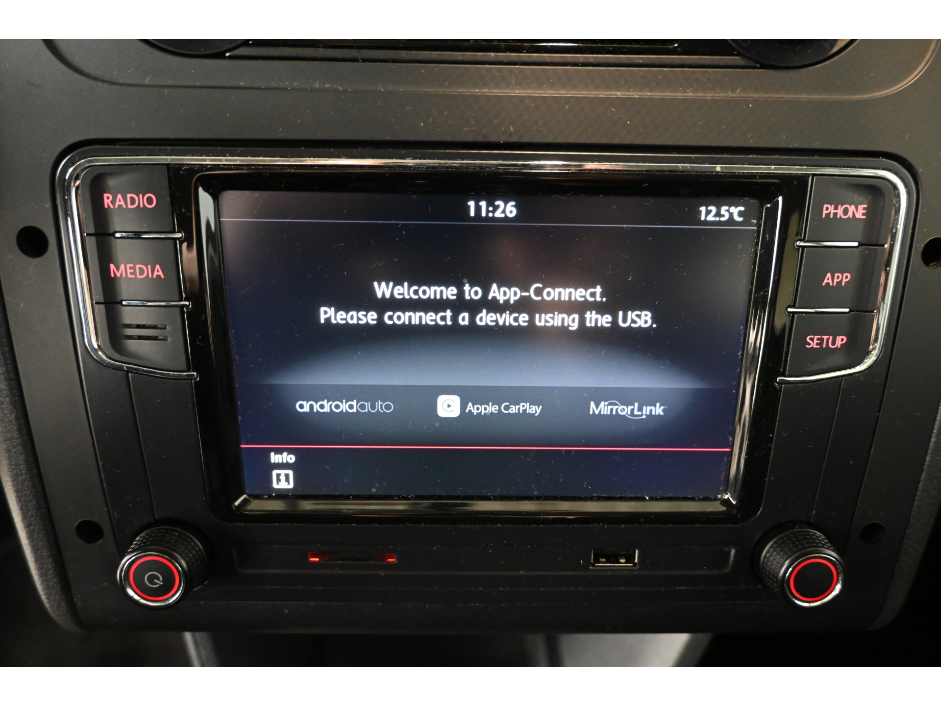 Volkswagen Touran 1.4 TSI Cross Climate control Trekhaak Cruise control PDC Inruil Mogelijk!