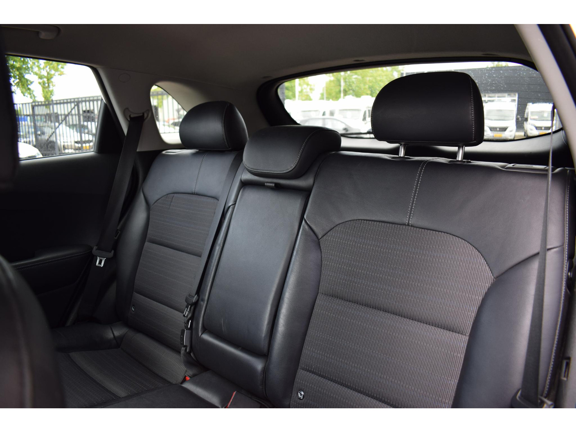 Kia Niro 1.6 GDi Hybrid Edition | Pano | Apple CarPlay | Stuur- en Stoelverwarming