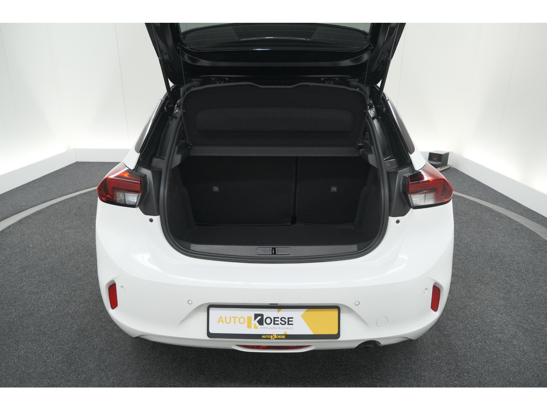 Opel Corsa 1.2 Turbo 100 Ultimate | Panoramadak | Camera | Dodehoekdetectie | Apple Carplay