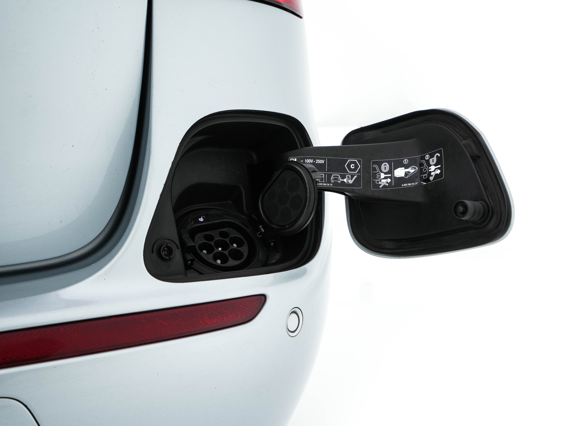 Mercedes-Benz E-klasse Estate 300 de Luxury Line ( Plug-in ) (INCL-BTW) Aut. *LUXURY-LEATHER | FULL-LED | WIDE-SCREEN-DIGICOCKPIT | BLIND-SPOT | AMBIENT-LIGHT | HEATED-SPORTSEATS | CAMERA | DAB+ | NAVI-FULLMAP | PDC | ADAPTIVE-CRUISE | ECC | 18''ALU*