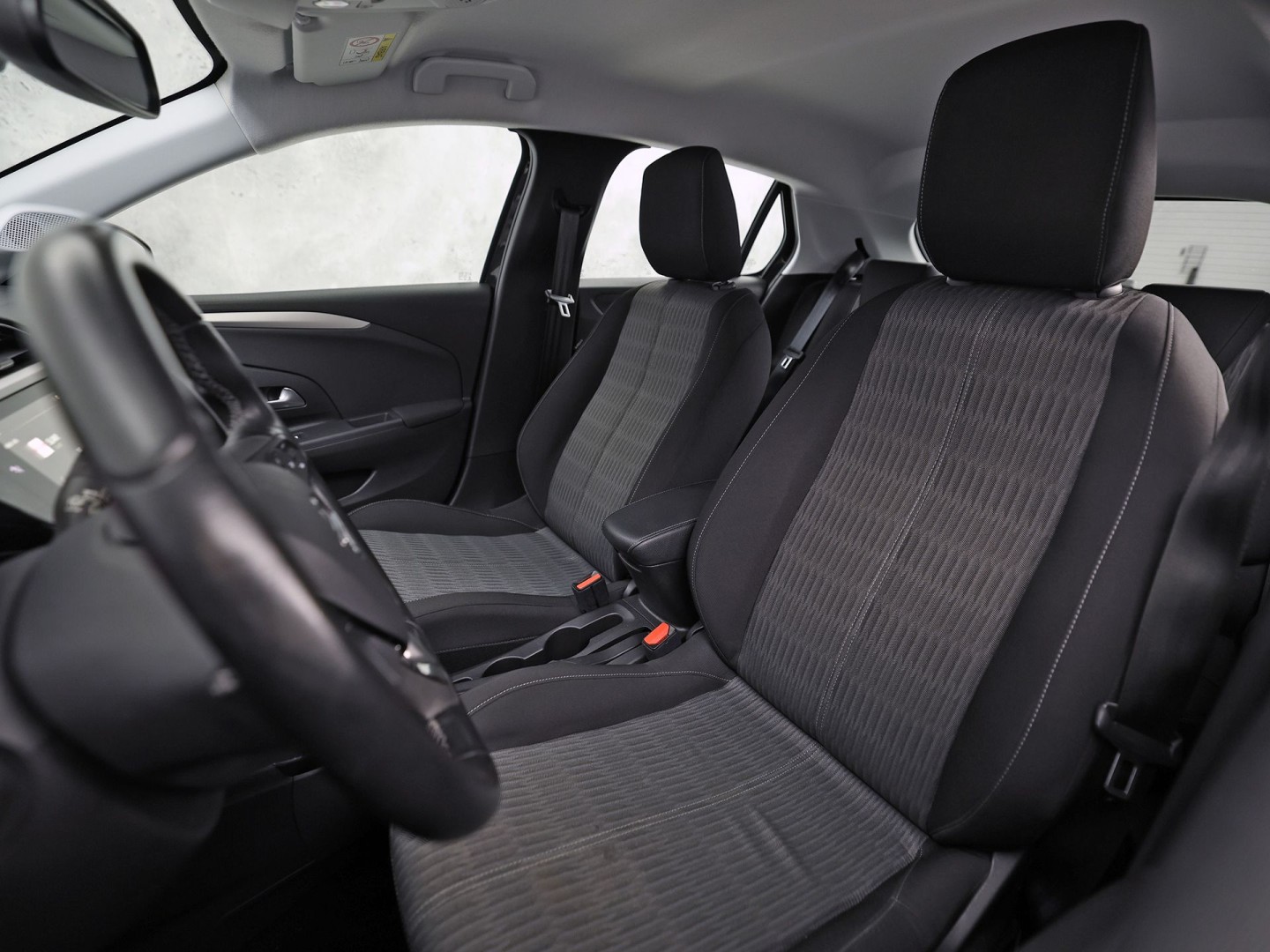 Opel Corsa 1.2 Sport (APPLE CARPLAY, LEDER STUURWIEL, SPORTSTOELEN, ELEK PAKKET, LANE ASSIST, NIEUWSTAAT)
