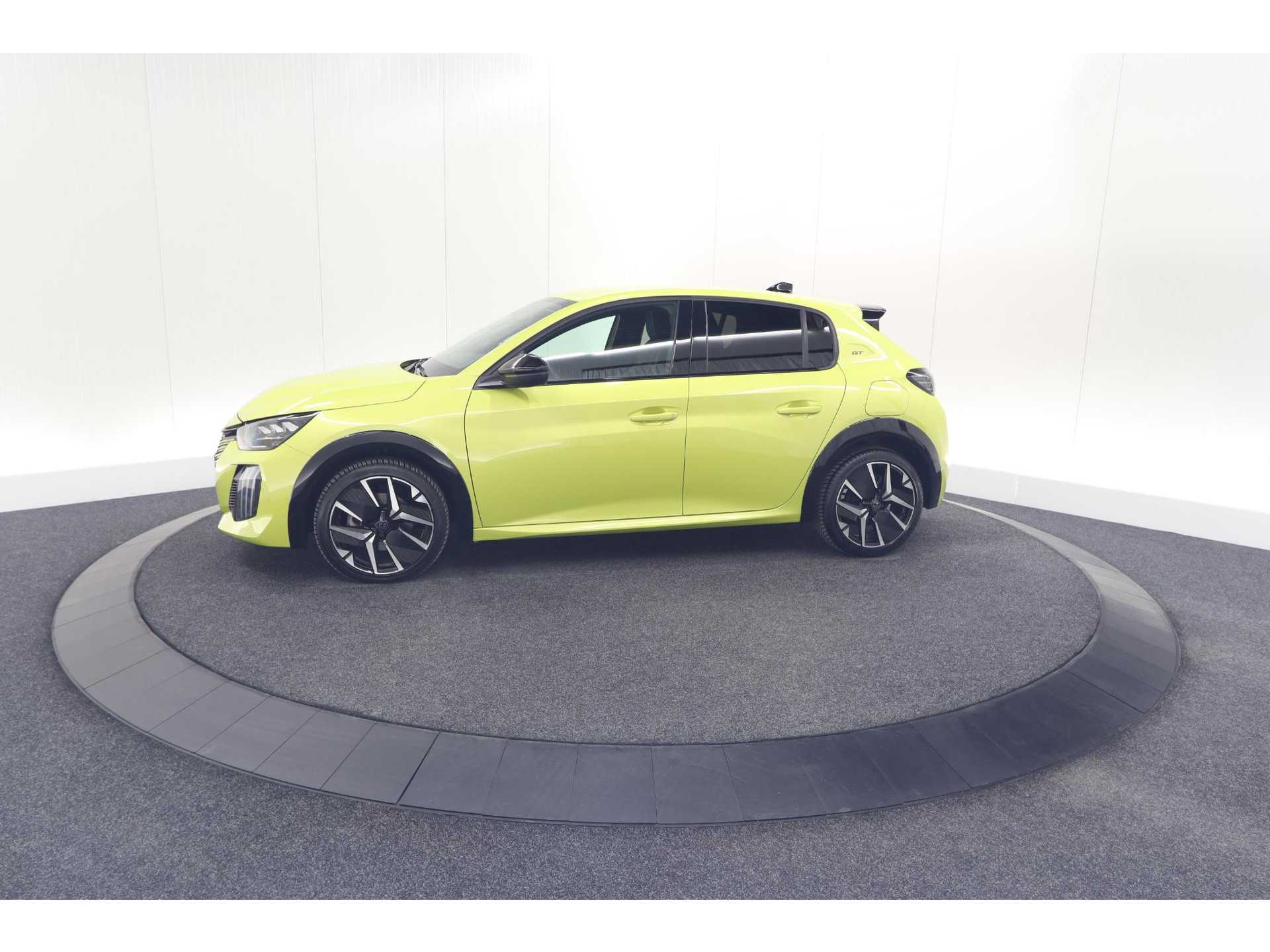 Peugeot 208 Hybrid 136 e-DCS6 GT | Camera | Apple Carplay | Parkeersensoren