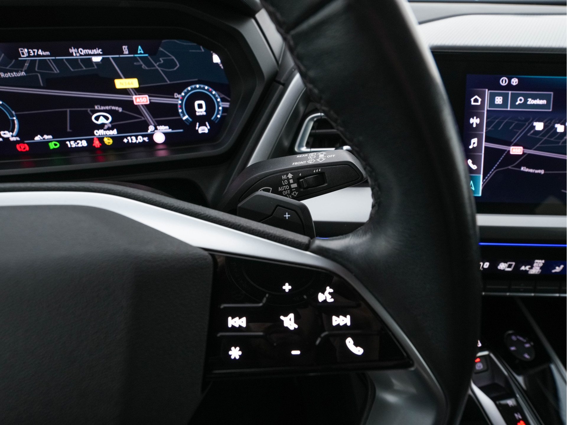 Audi Q4 e-tron 40 Launch edition Advanced Plus 77 kWh (3-Fase-11 kW) {SOH-93%} (INCL-BTW) *HEATPUMP | ADAPT-CRUISE | MATRIX-LED | NAVI-FULLMAP | KEYLESS | CAMERA | DIGI-COCKPIT | DAB | AMBIENT-LIGHT | HEATED-SPORTSEATS | SHIFT-PADDLES | PRIVACY-GLASS | 19