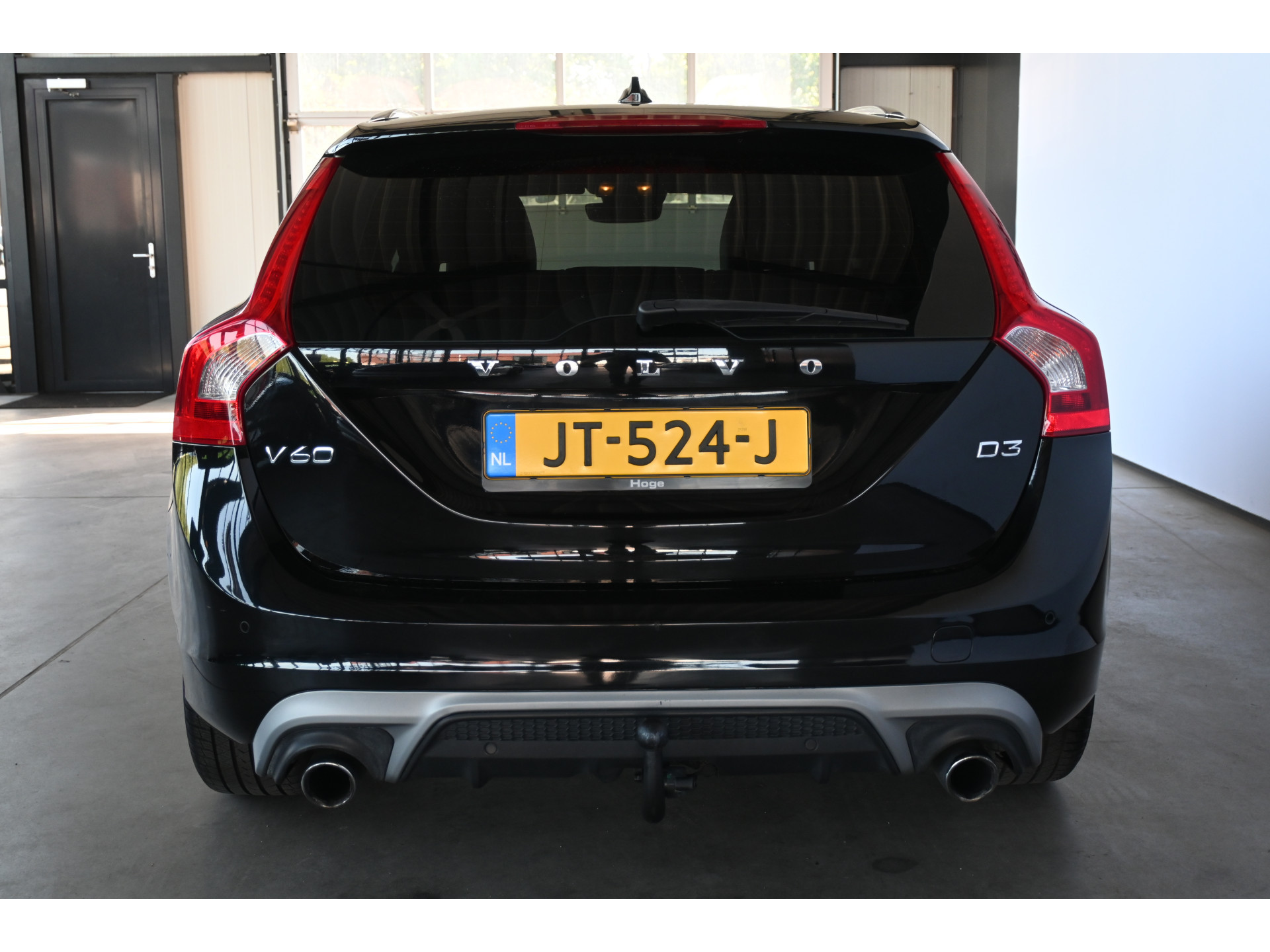 Volvo V60 2.0 D3 Nordic R-Design Automaat Clima Trekhaak Navigatie Cruise control Inruil Mogelijk!