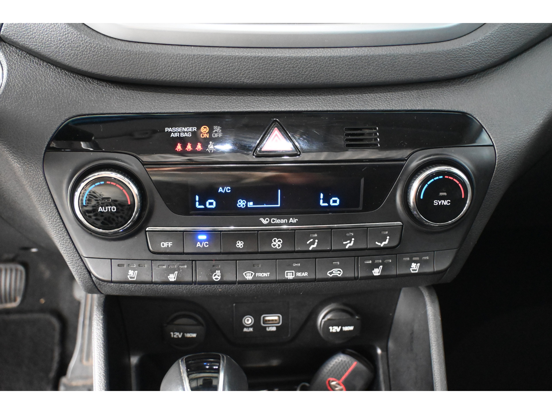 Hyundai Tucson 1.6 T-GDi Comfort 4WD Automaat Cruise Clima Trekhaak Panoramadak Stoelverwarming Goed Onderhouden! Inruil Mogelijk!