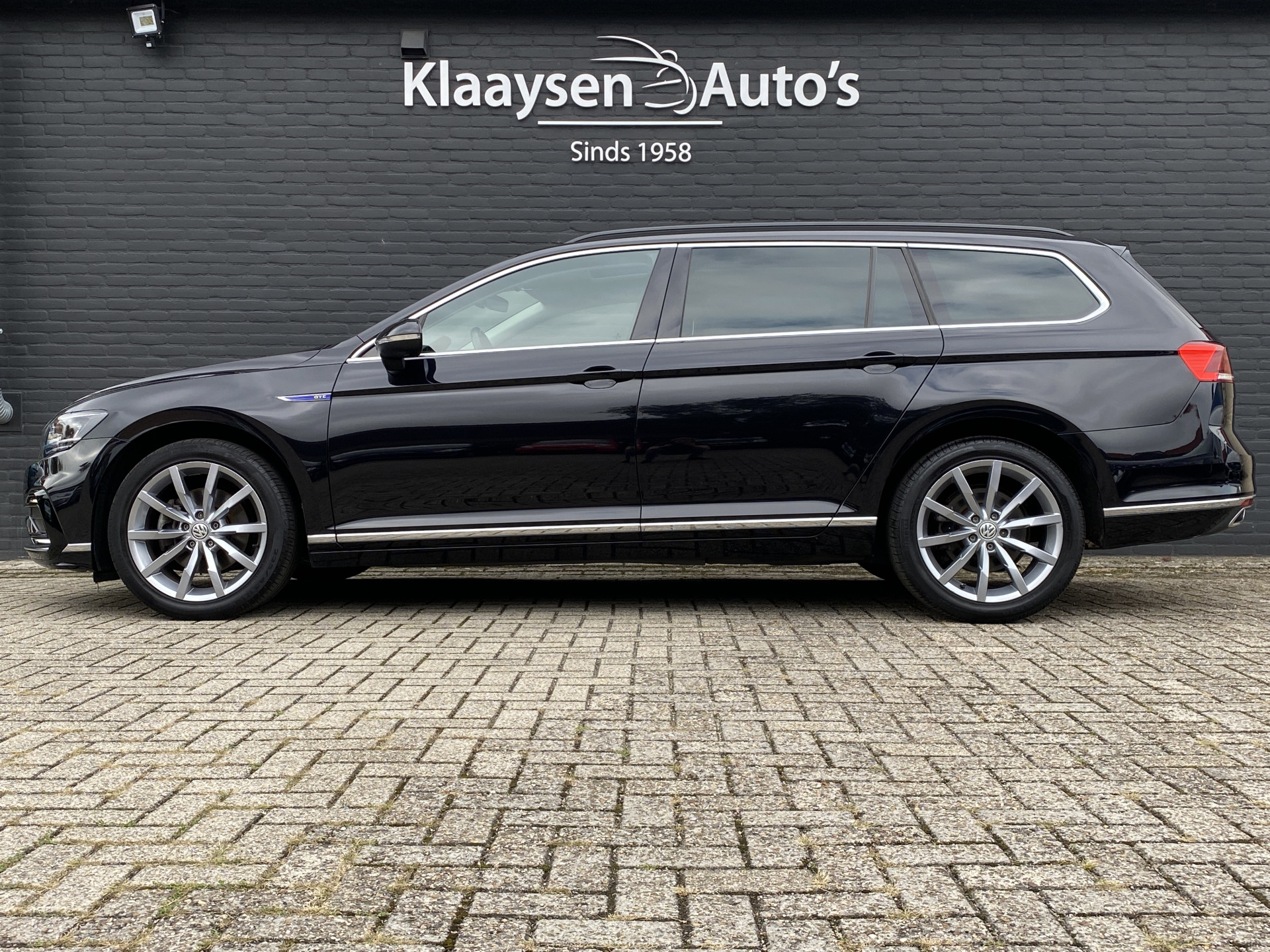 Volkswagen Passat Variant 1.4 TSI PHEV GTE Business | 1e eigenaar | navigatie | trekhaak | panoramadak | virtual cockpit | camera | BTW