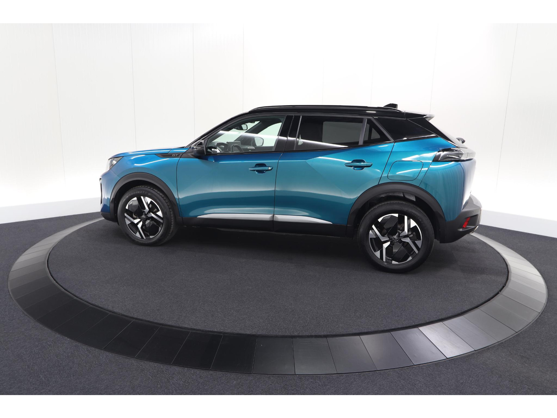 Peugeot 2008 1.2 Hybrid 145 GT | Camera | Apple Carplay | Parkeersensoren