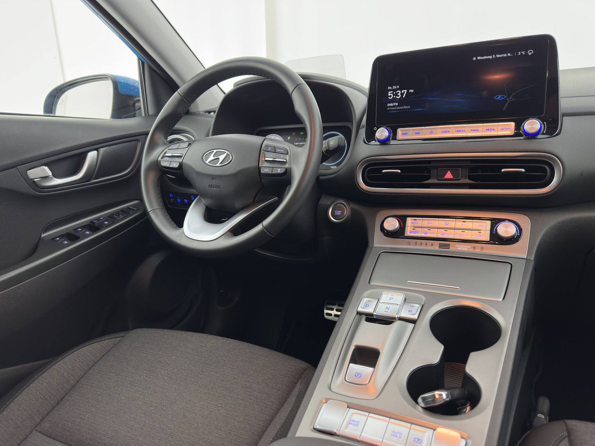Hyundai Kona EV Fashion 39 kWh [ 3-Fase ] {SOH-100%} (INCL-BTW) Aut.*HEATPUMP | HEAD-UP | NAVI-FULLMAP | DIGI-COCKPIT | FULL-LED | KRELL-AUDIO | LANE-ASSIST | KEYLESS | CAMERA | SHIFT-PADDLES | DAB | ADAPTIVE-CRUISE | COMFORT-SEATS | 17"ALU*
