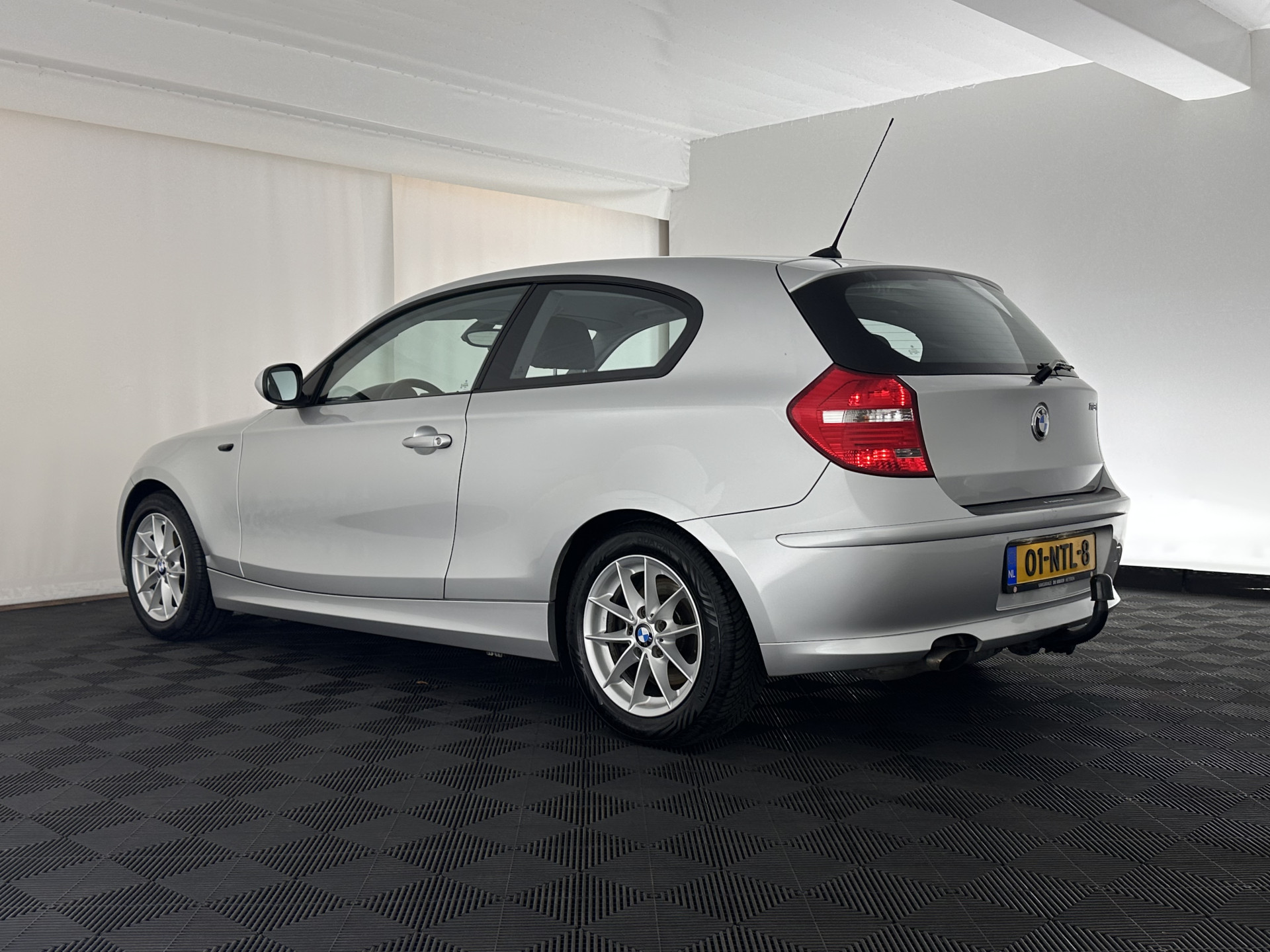BMW 1-serie 118i Business Line *AIRCO | COMFORT-SEATS | 16''ALU | TOWBAR*