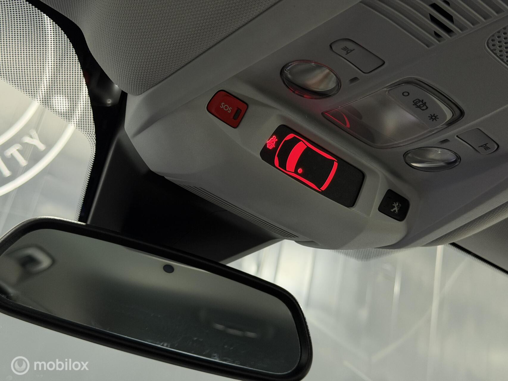 Peugeot 3008 1.2 PureTech Active|Automaat|CarPlay|Camera|Trekhaak|NAP