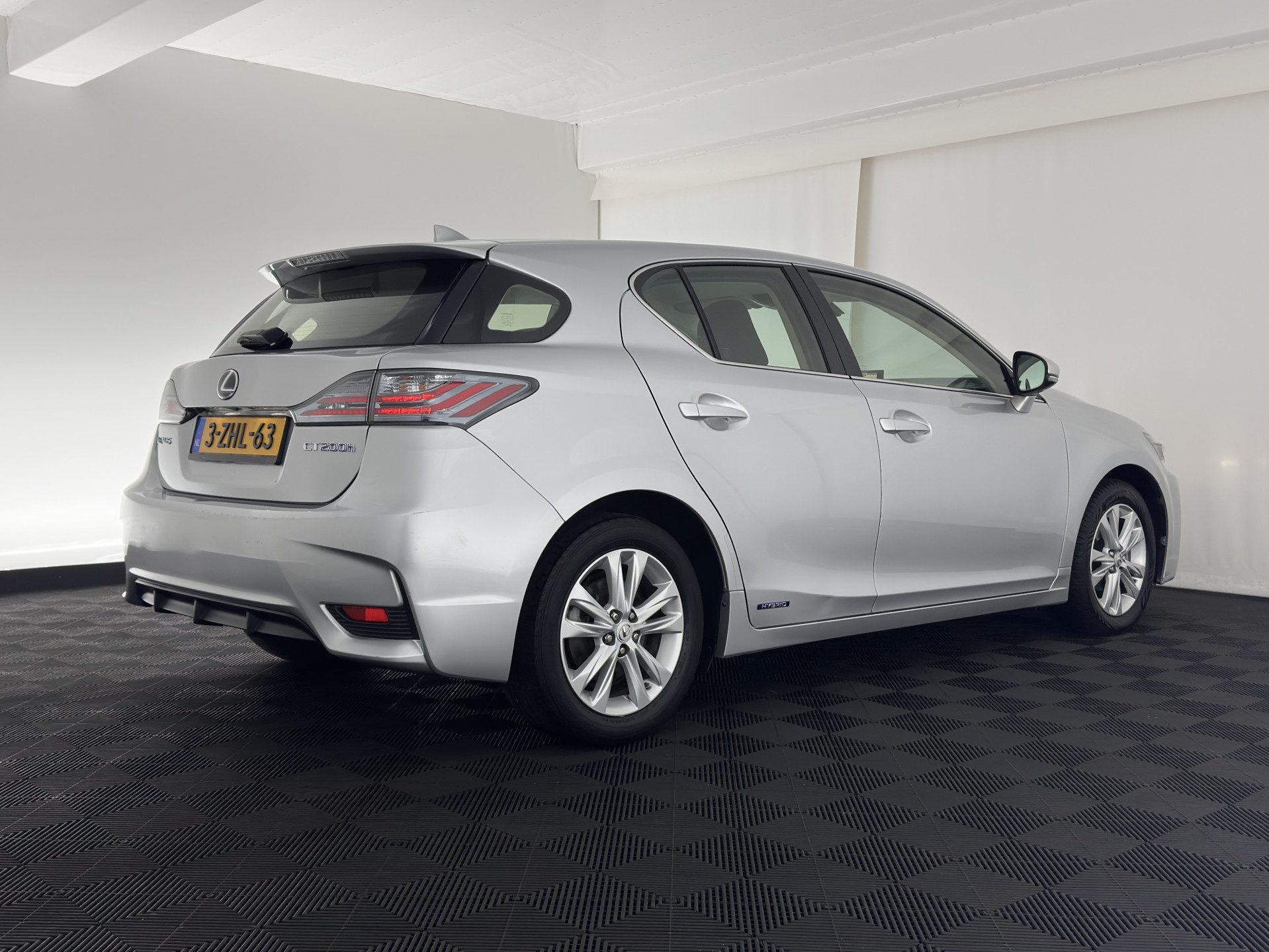 Lexus CT 200h Business Line Aut.*NAVI-FULLMAP | ALCANTARA | COMFORT-SEATS | CAMERA | ECC | CRUISE | 16''ALU*