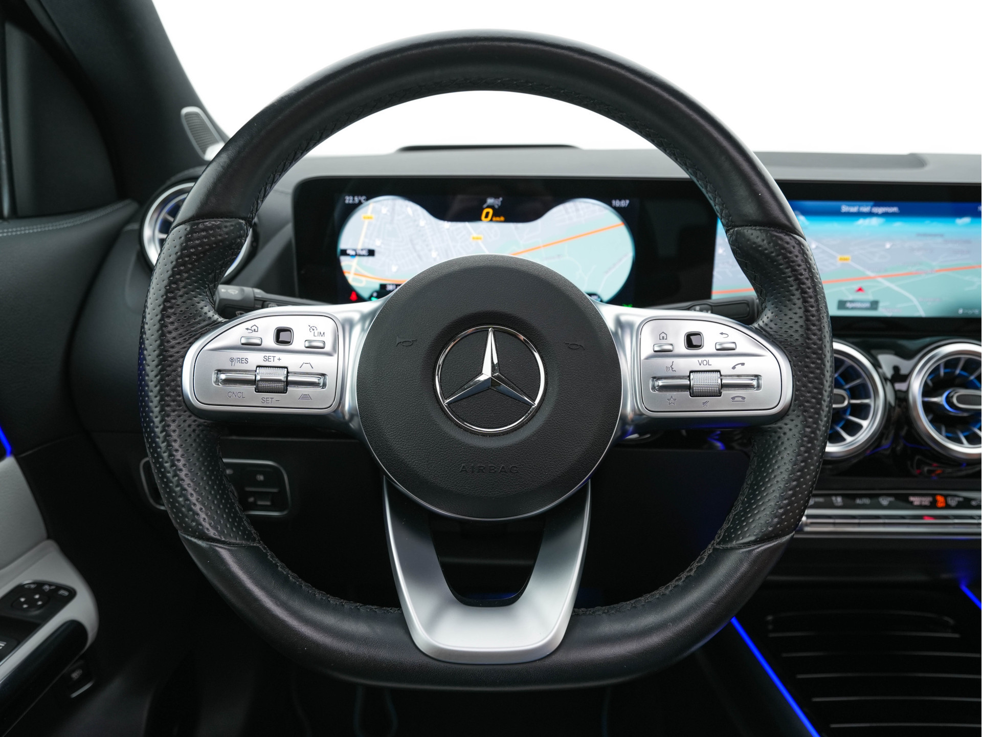 Mercedes-Benz EQA 250 Edition-1 Sport-Pack 67 kWh [ 3-Fase ] {SOH-95% } *PANO | HEAD-UP | DISTRONIC-PLUS | BURMESTER-AUDIO | WIDE-SCREEN-DIGI-COCKPIT | FULL-LED | FUFLL-LEATHER | MEMORY-PACK | TOP-VIEW | NAVI-FULLMAP | DAB+ | KEYLESS | HEATED-SPORTSEAT