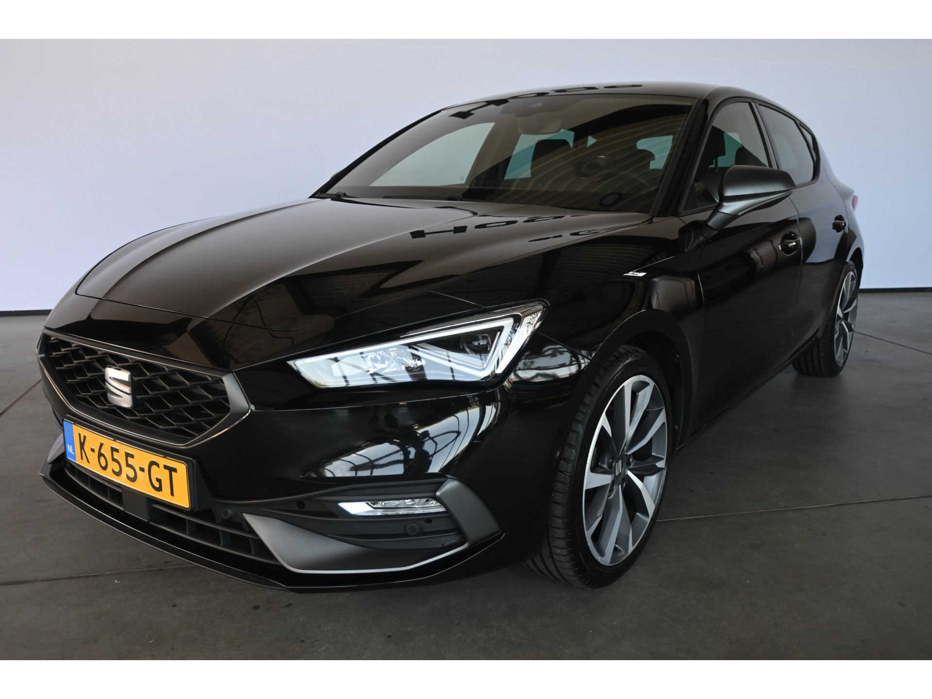 SEAT Leon 1.5 TSI FR Launch Edition Clima Navigatie Carplay Virtual LED Rijklaarprijs! Inruil Mogelijk!
