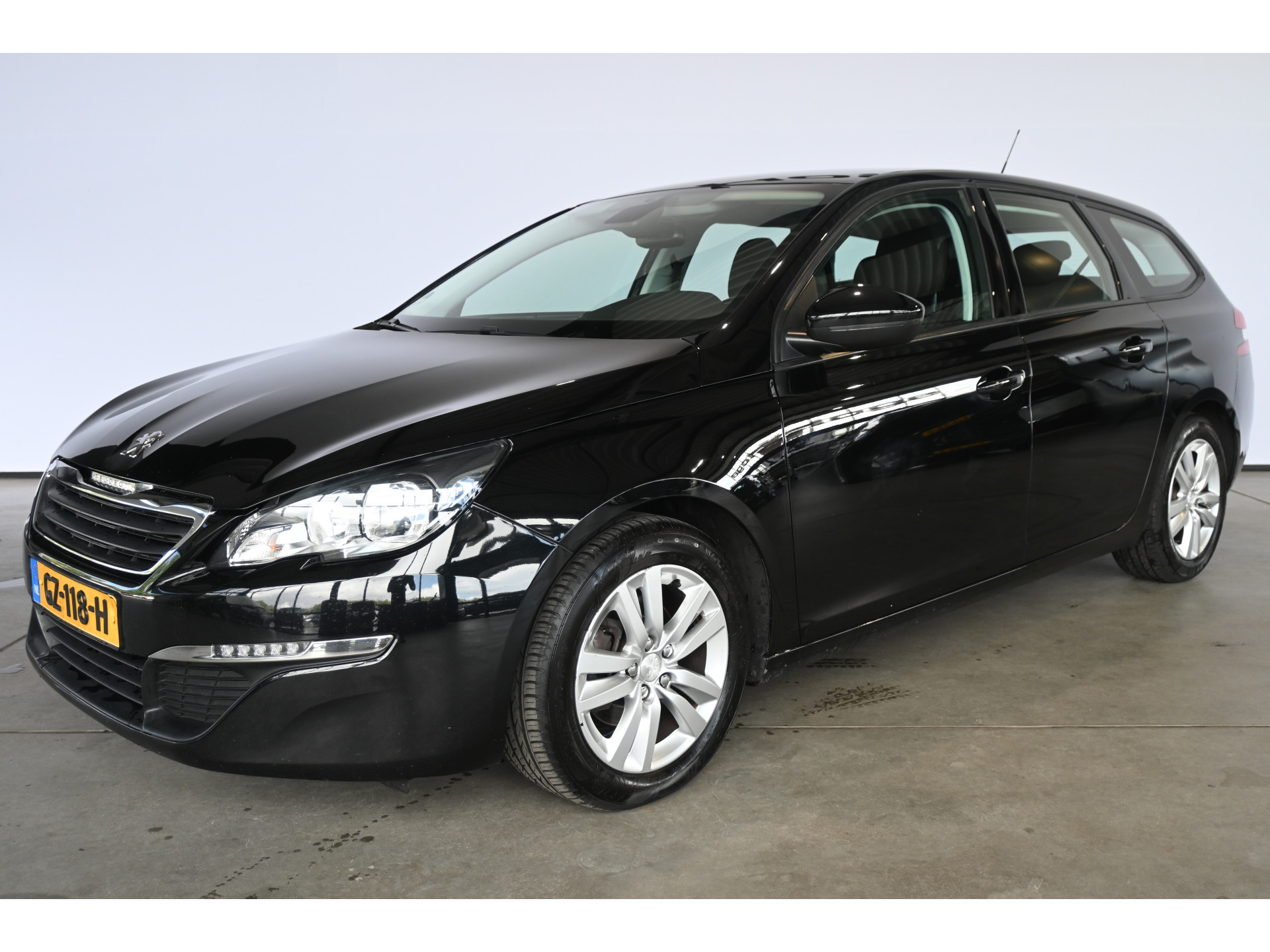 Peugeot 308 SW 1.6 BlueHDI Blue Lease Pack Nap Clima Cruise NavigatieTrekhaak PDC Goed Onderhouden! Inruil Mogelijk!