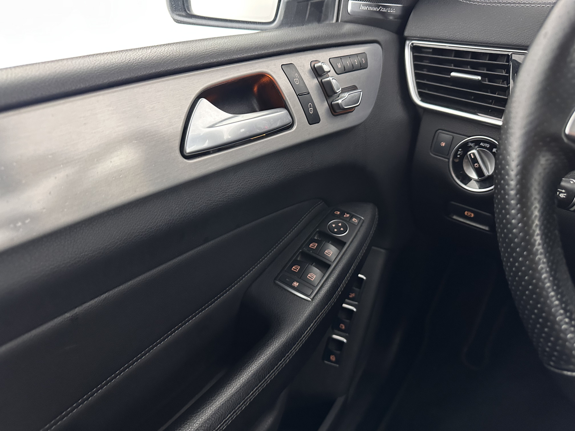 Mercedes-Benz GLS 350 d 4MATIC AMG-Line [ 7-Pers ] *PANO | LEATHER | FULL-LED | DISTRONIC | NAVI-FULLMAP | HEAT/COLD-COMFORTSEATS | BLINDSPOT | MEMORY-PACK | HARMAN/KARDON | TOPVIEW | KEYLESS | SHIFTPADDLES | PRIVACY-GLASS | TOWBAR | 21''ALU*