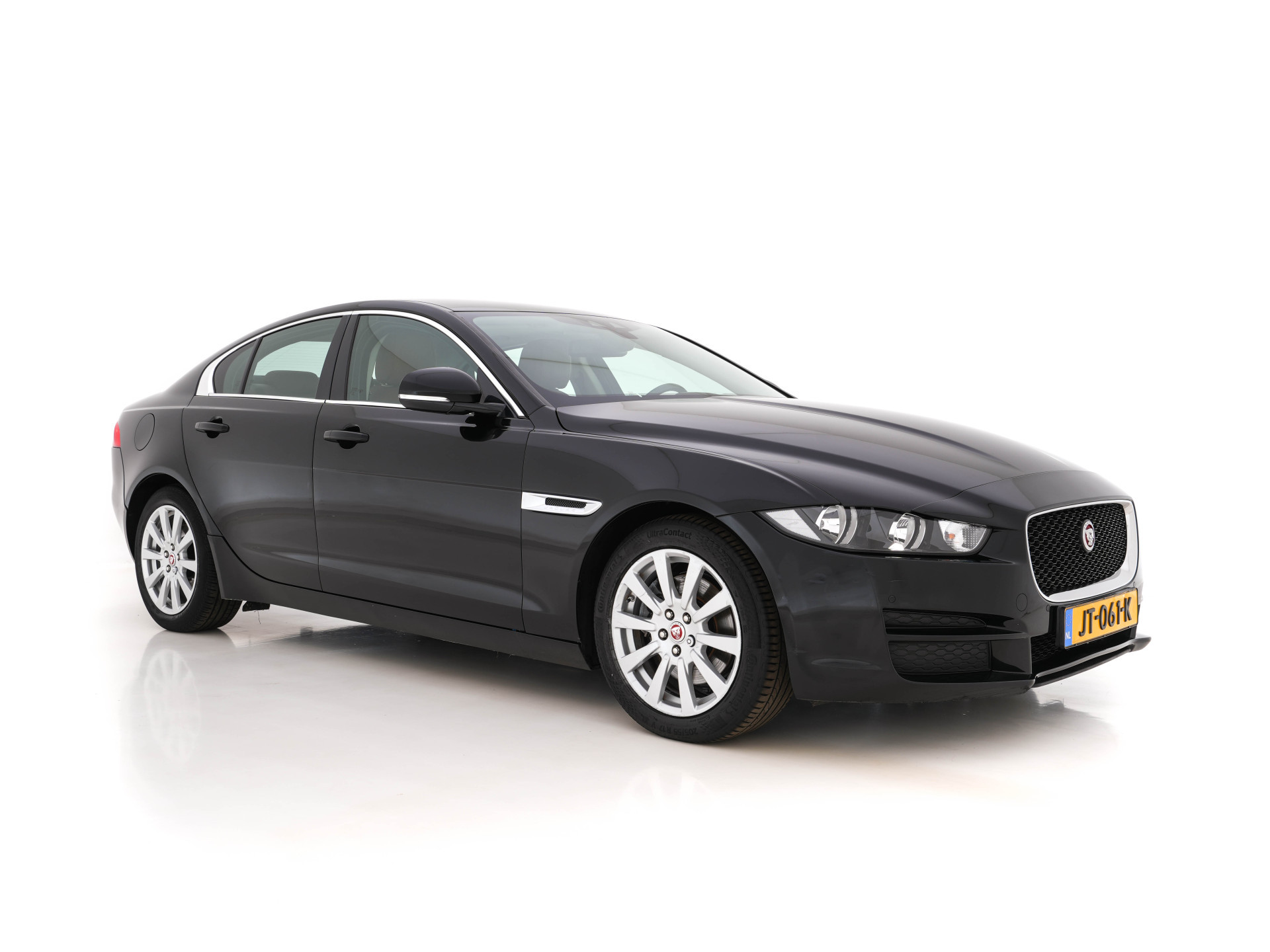 Jaguar XE 2.0 D Pure ( ⚠️ ) Aut. *LEATHER | NAVI-FULLMAP | HEATED-COMFORTSEATS | CAMERA | ECC | SHIFT-PADDLES | LANE-ASSIST | PDC | SHIFT-PADDLES | LANE-ASSIST | JAGUAR-AUDIO | CRUISE | 17''ALU*