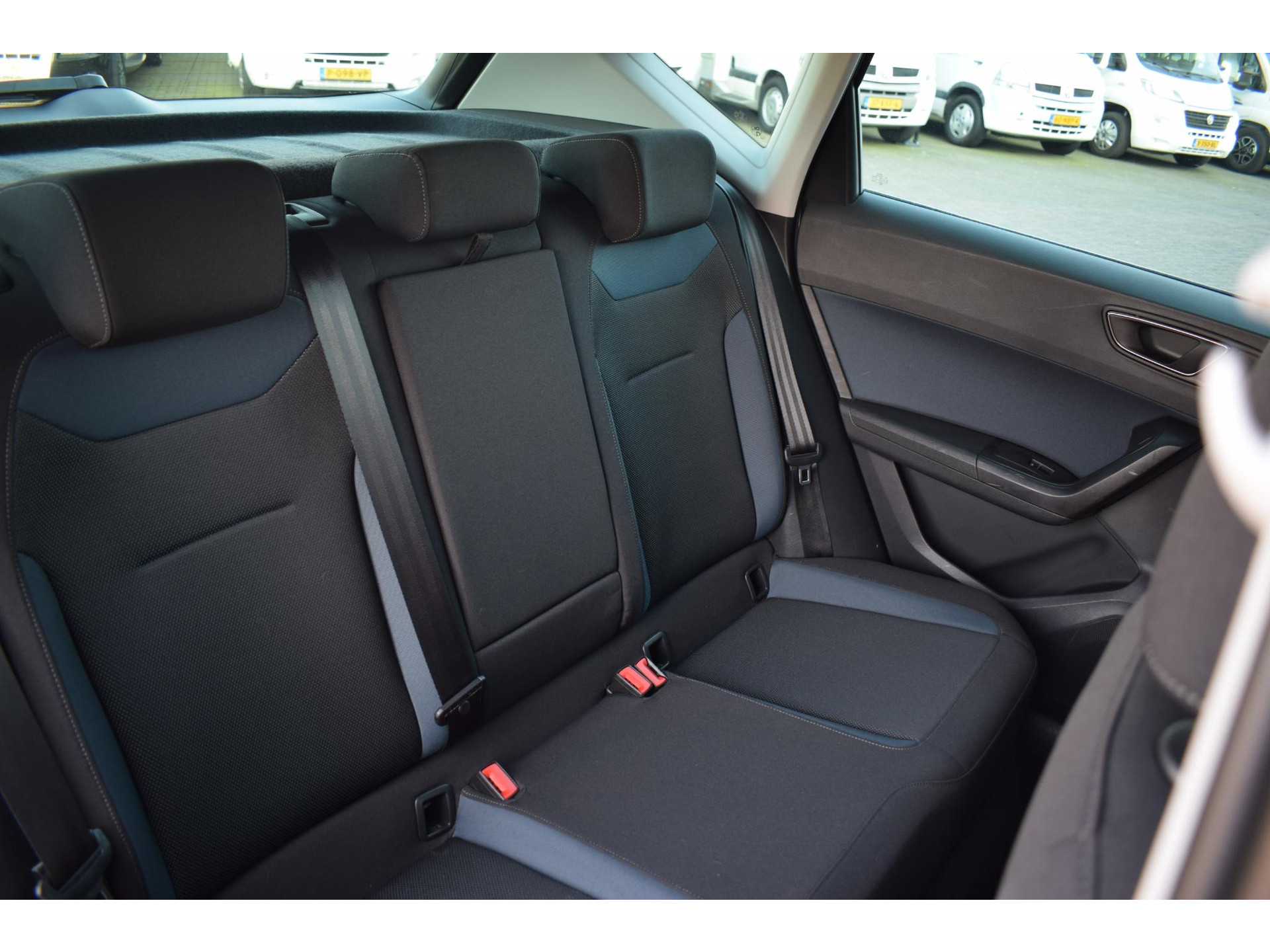 SEAT Ateca 1.0 EcoTSI Style Business Intense | Trekhaak | Apple CarPlay | Camera | Climate