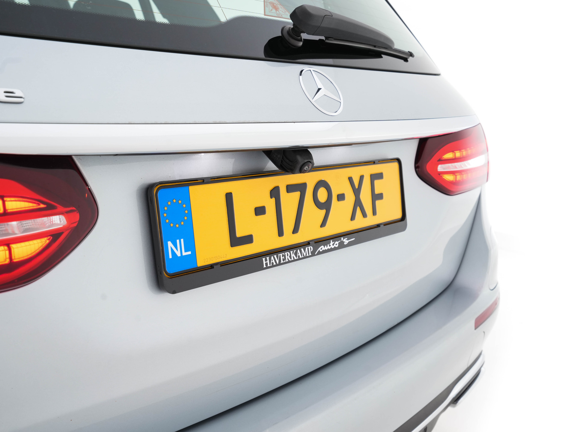 Mercedes-Benz E-klasse Estate 300 de Business Solution Luxury Plug-In (INCL-BTW) Aut. *DIGI-COCKPIT | MULTIBEAM-LED | LUXURY-LEATHER | TOP-VIEW | KEYLESS | DAB | NAVI-FULLMAP | CRUISE | SHIFT-PADDLES | AMBIENT-LIGHT | HEATED-SPORTSEATS | 18"ALU*