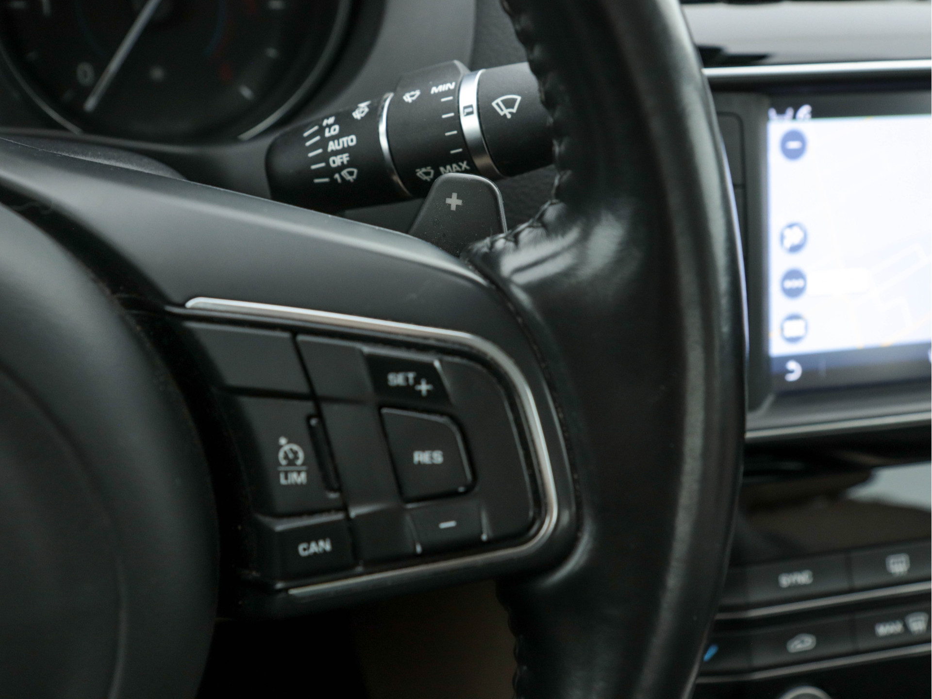 Jaguar XE 2.0 D Portfolio (INCL-BTW) Aut. *LEATHER | NAVI-FULLMAP | BI-XENON | CAMERA | ECC | COMFORT-SEATS | SHIFT-PADDLES | PDC | JAGUAR-AUDIO | CRUISE | LANE-ASSIST | TOWBAR | 18"ALU*