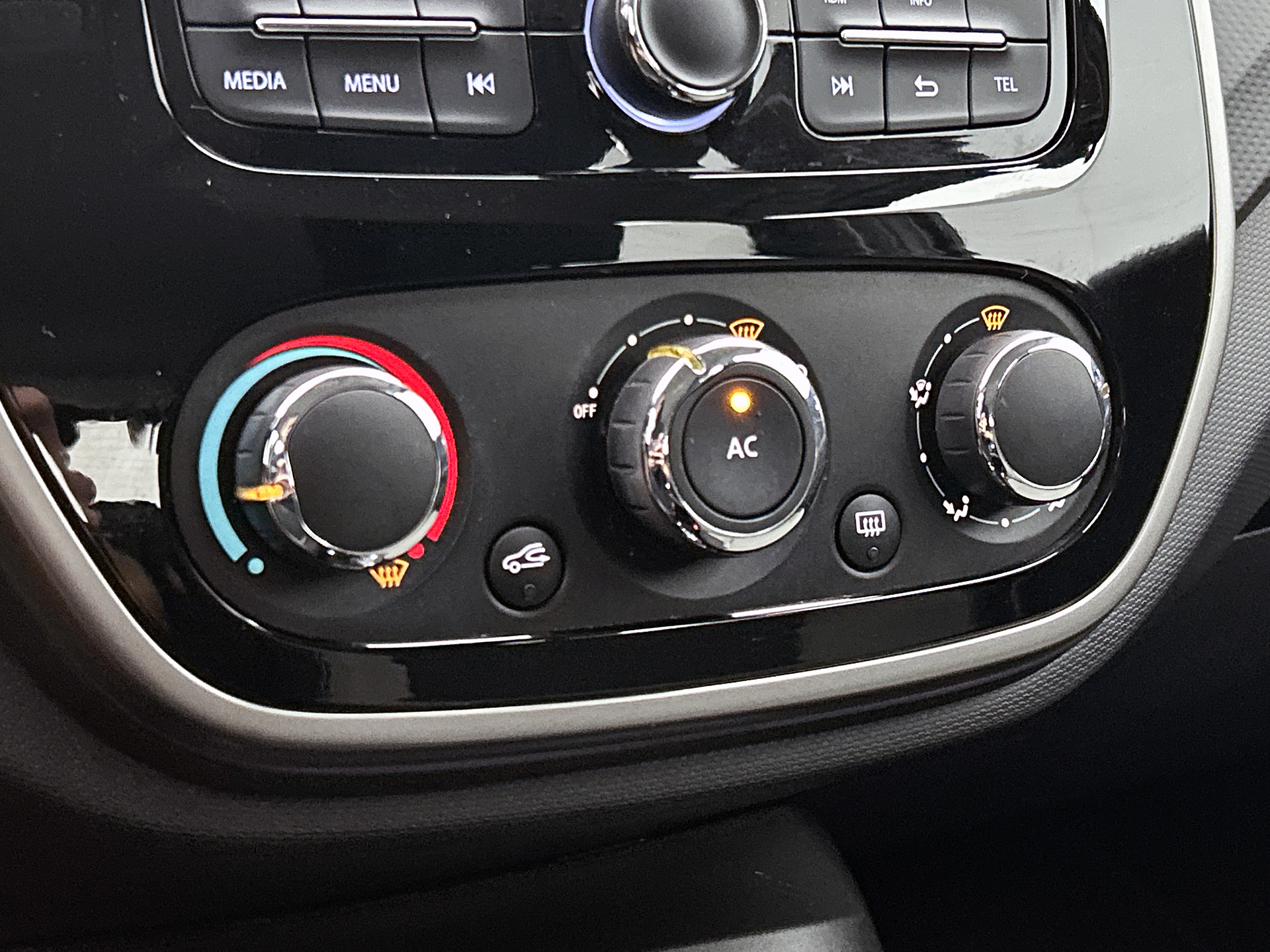 Renault Captur TCe 120PK Expression | Parkeersensoren