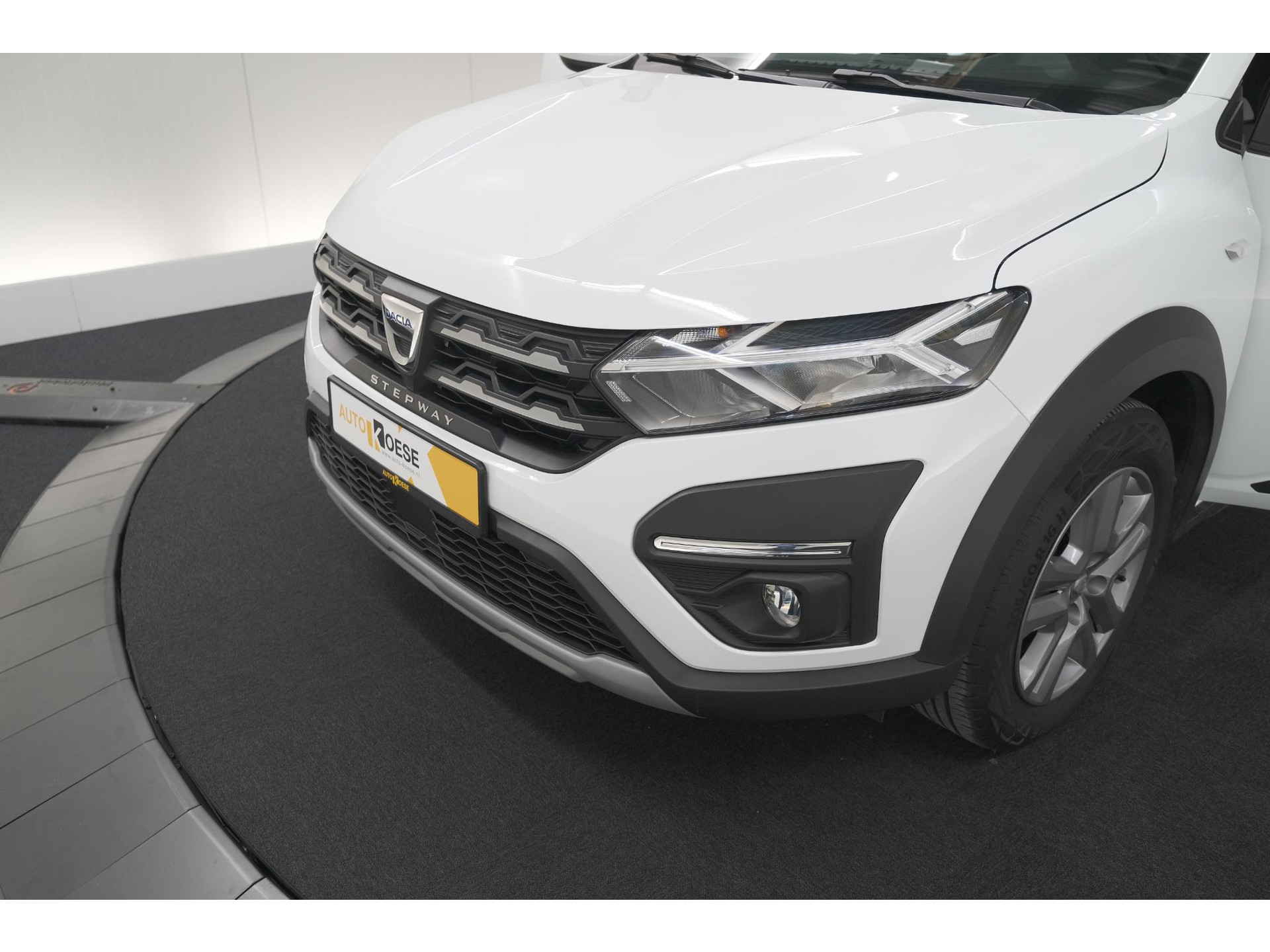 Dacia Sandero Stepway 1.0 TCe 90 Comfort | Apple Carplay | Parkeersensoren | Cruise Control