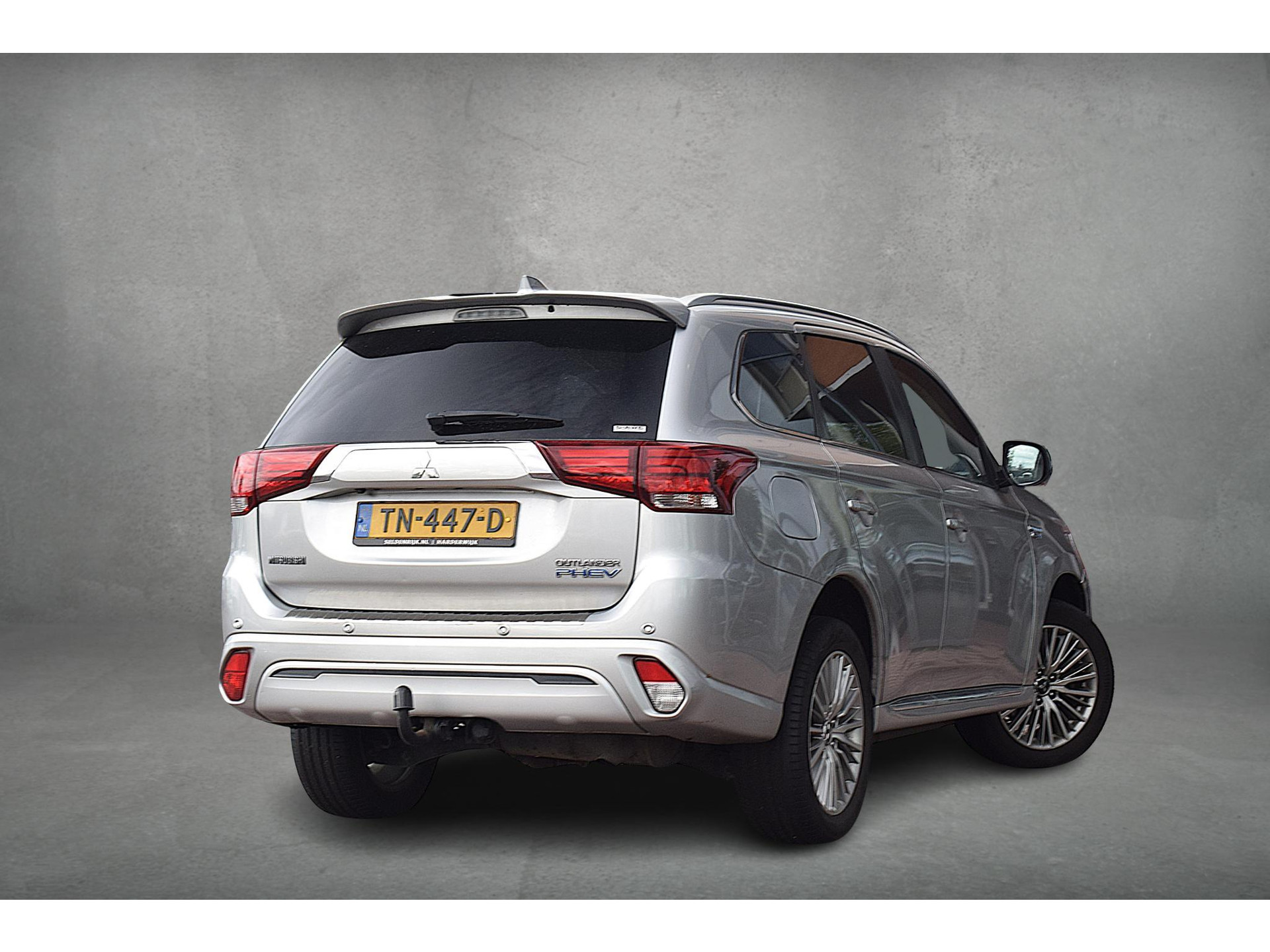 Mitsubishi Outlander 2.4 PHEV Intense+ | Trekhaak | Schuifdak | Half Leer | Stuur- en Stoelverwarming