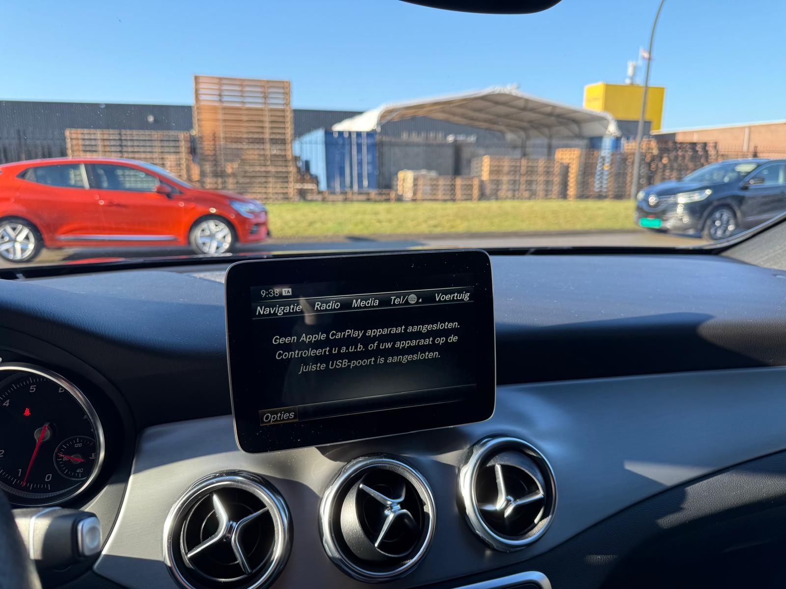 Mercedes-Benz GLA-klasse 180 Business Solution AMG | 2E EIGENAAR | 3/6/12MND GARANTIE | LED | CARPLAY | CRUISE | AUTOMAAT | STOELVERWARMING |