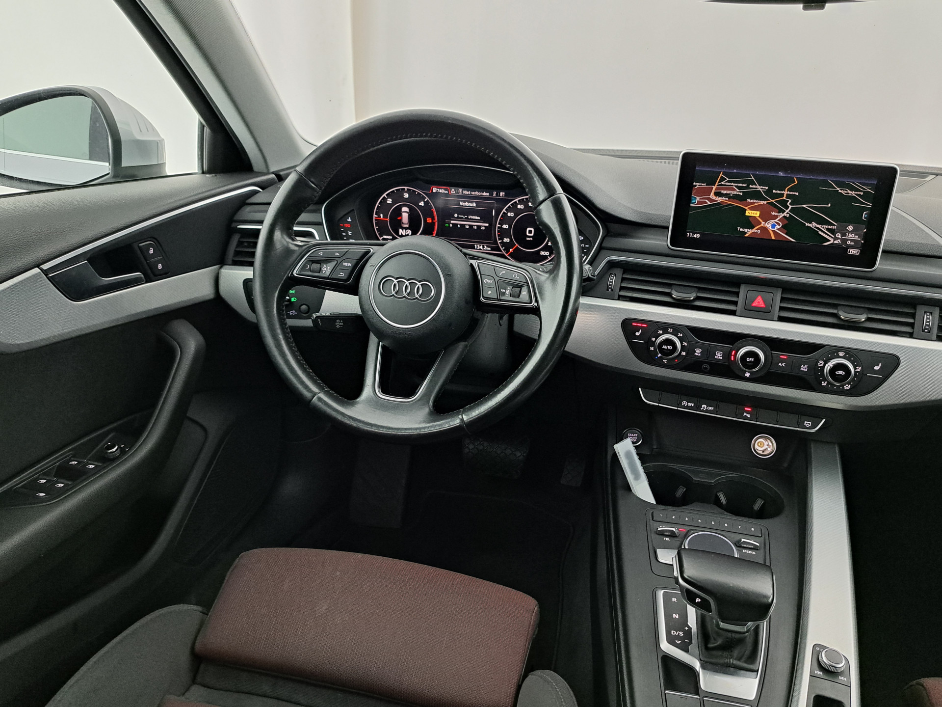 Audi A4 Avant 2.0 TDI Ultra Sport Pro Line S (INCL-BTW) Aut. *DIGI-COCKPIT | FULL-LED | NAVI-FULLMAP | HEATED-SPORTSEATS | ECC | KEYLESS | SHIFTPADDLES | CRUISE | TOWBAR | 17"ALU*