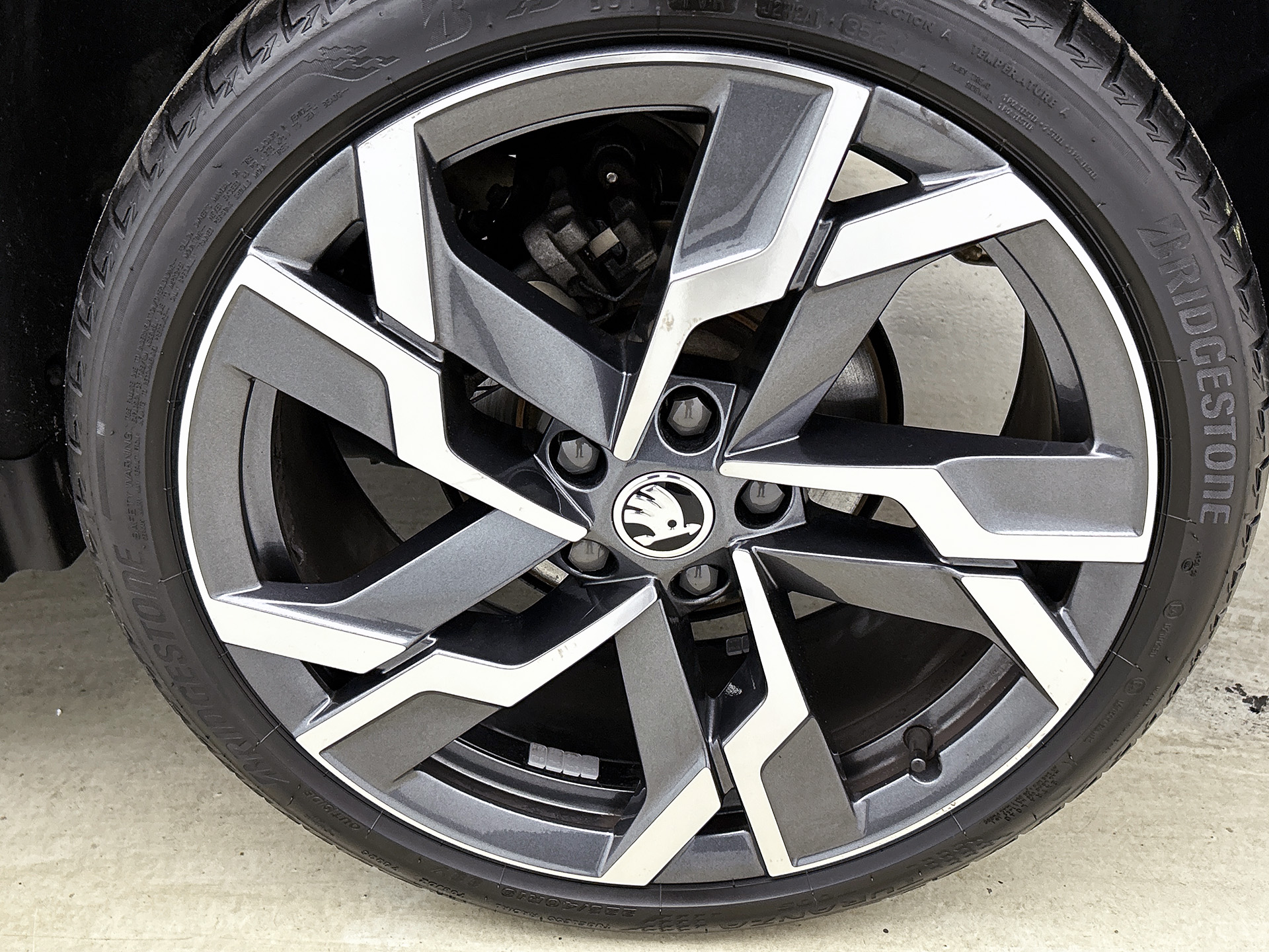 ŠKODA Karoq 1.5 TSI ACT Sportline Business | PANORAMADAK | 360 CAMERA | WINTERPACK | KEYLESS | NAVI | ELEKTR. ACHTERKLEP