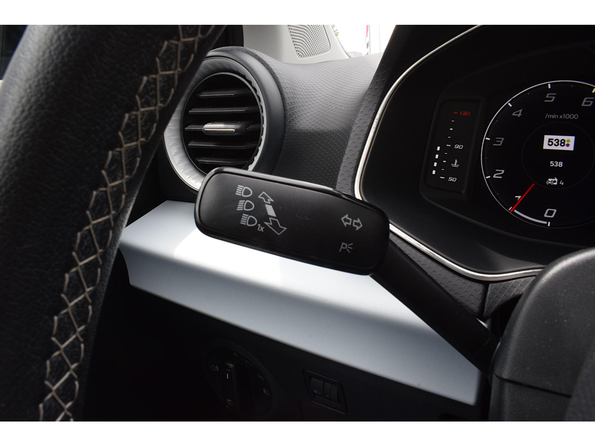 SEAT Ibiza 1.0 EcoTSI Style Business Intense | LED | Stoelverwarming | Climate | CarPlay