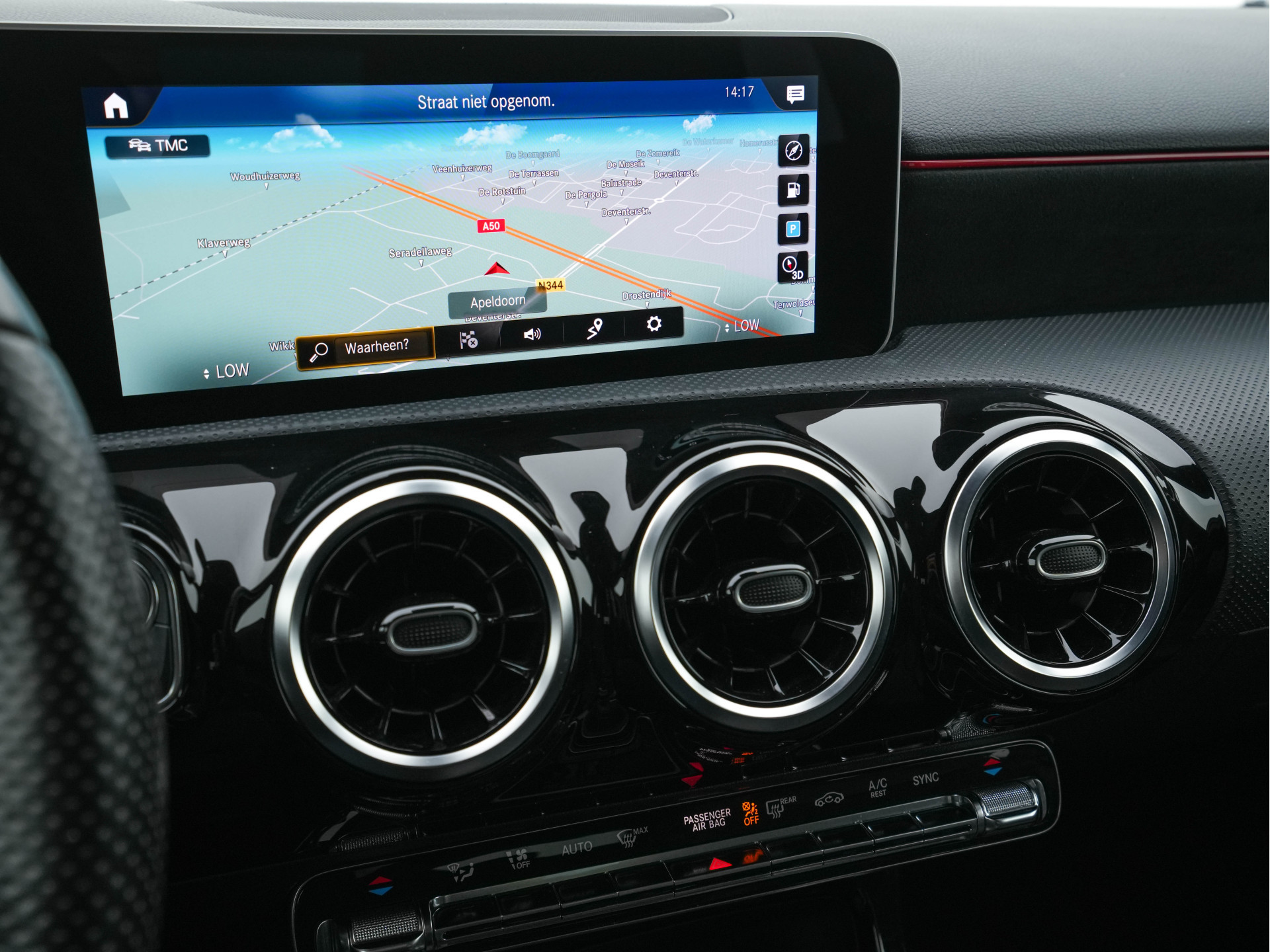 Mercedes-Benz A-klasse 180 AMG-Sport-Pack Business Solution *PANO | WIDESCREEN-DIGI-COCKPIT | FULL-LED | LEATHER-MICROFIBRE | CAMERA | ECC | PDC | CRUISE | HEATED-SPORTSEATS | PRIVACY-GLASS | 18"ALU*