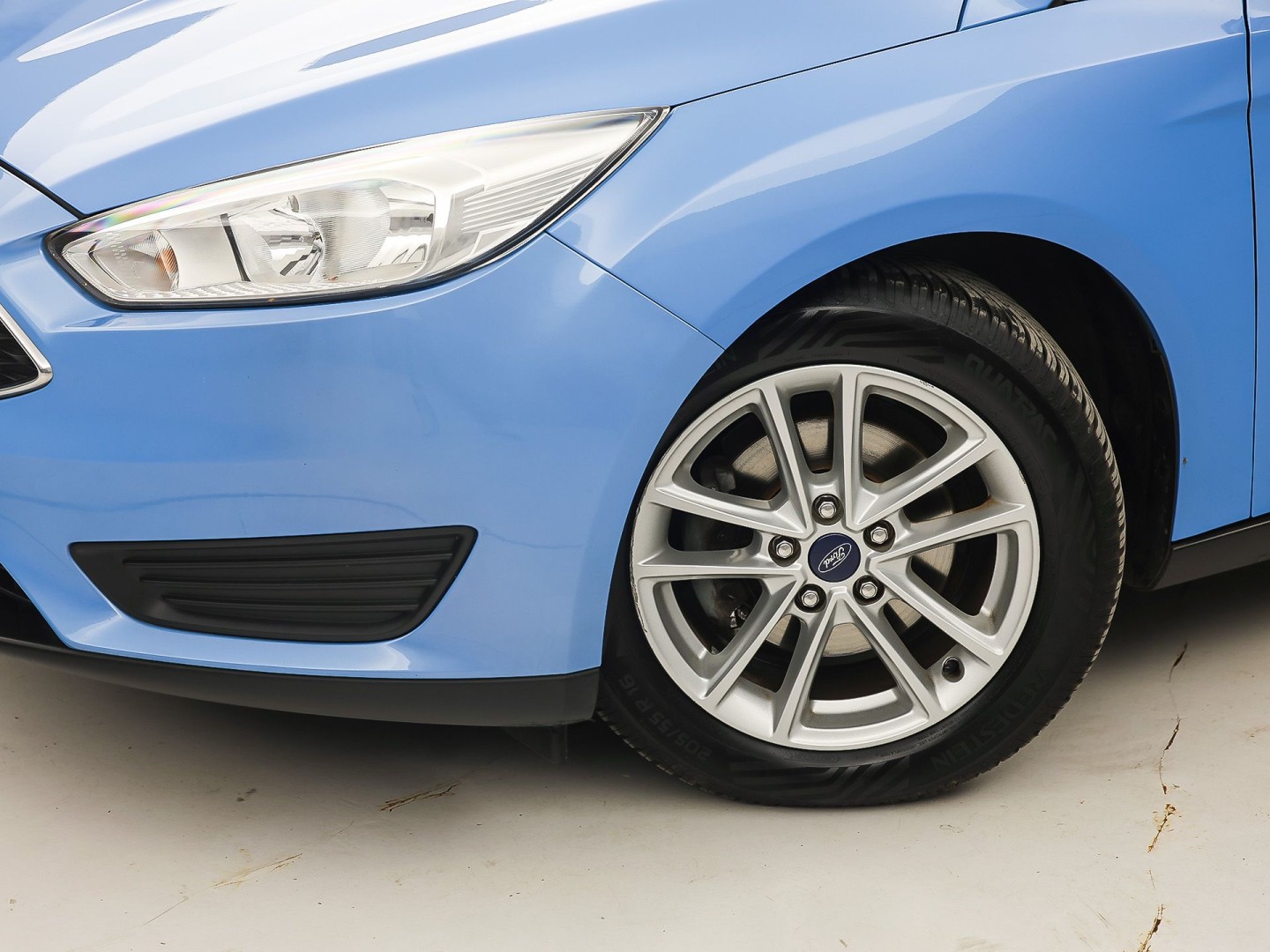Ford Focus 1.0 Sport (NAVIGATIE, LM VELGEN, PARKEERSENSOREN, TREKHAAK, SPORTSTOELEN, CRUISE, NIEUWSTAAT)