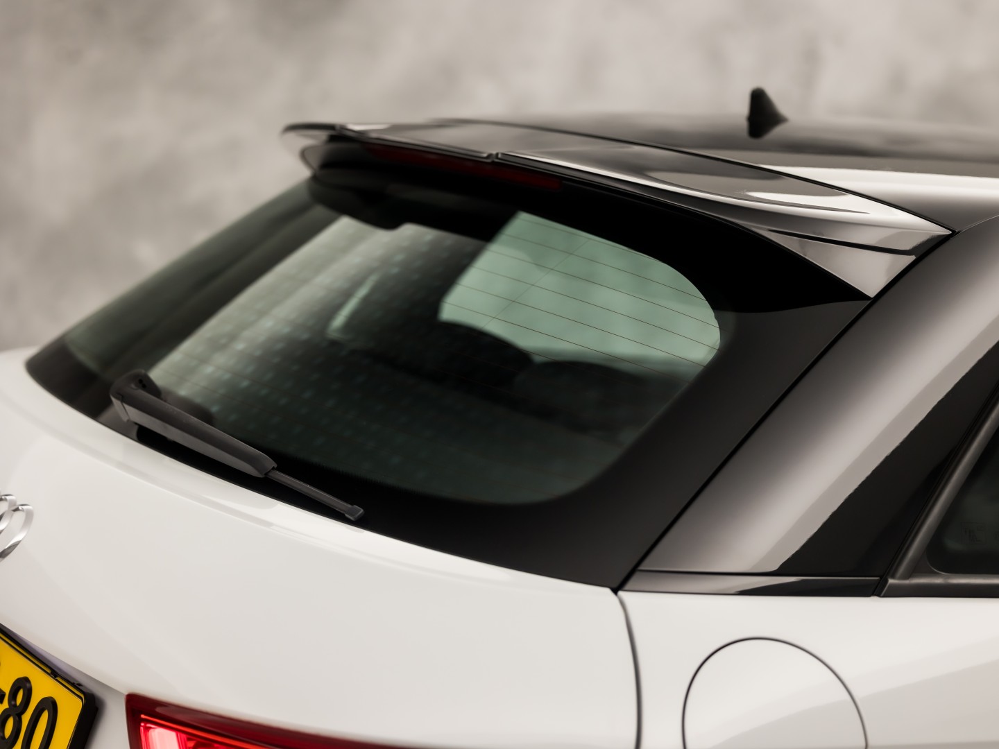 Audi A1 Sportback 1.2 TFSI S-Line Sport (NAVIGATIE, 5 DEURS, PARKEERSENSOREN, CRUISE, SPORTSTOELEN, LED ACHTERLICHTEN, BLUETOOTH, NIEUWE APK, NIEUWSTAAT)